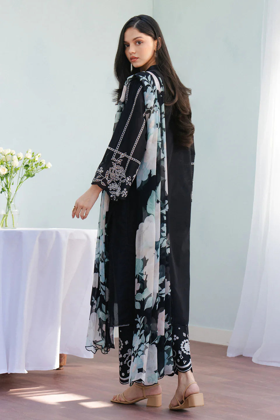 Zara Shahjahan | Coco Lawn 25 | ECLAT-7B - by - Libasekhas UK - Registered Vendor of : Zara Shahjahan - 100% Original Designer Dresss