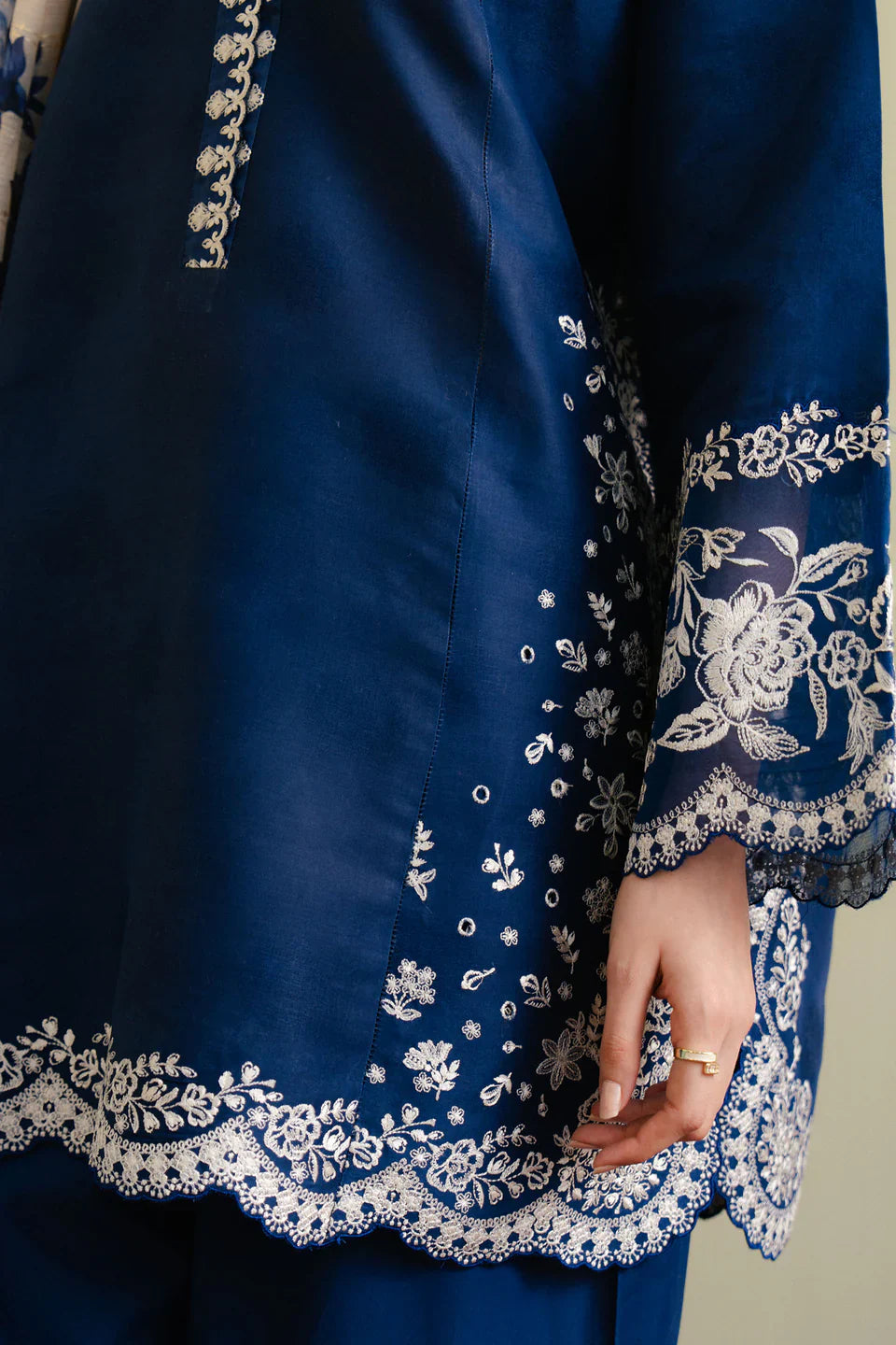 Zara Shahjahan | Coco Lawn 25 | MEADOW-8B - by - Libasekhas UK - Registered Vendor of : Zara Shahjahan - 100% Original Designer Dresss