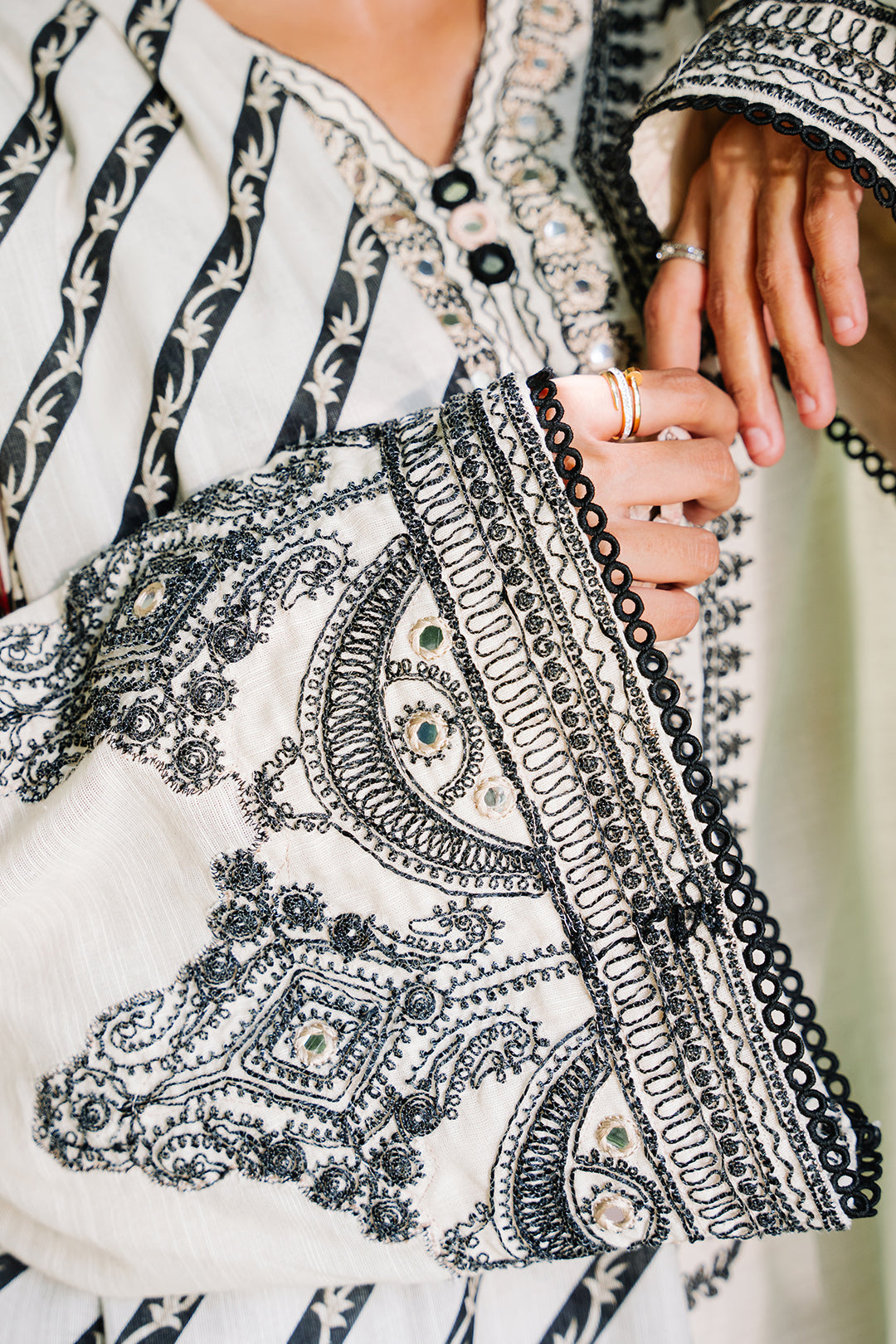 Zellbury | Unstitched 3 Piece Khaddar | Embroidered Shirt Shalwar Dupatta - 0239 - by - Libasekhas UK - Registered Vendor of : Zellbury Women - 100% Original Designer Dresss