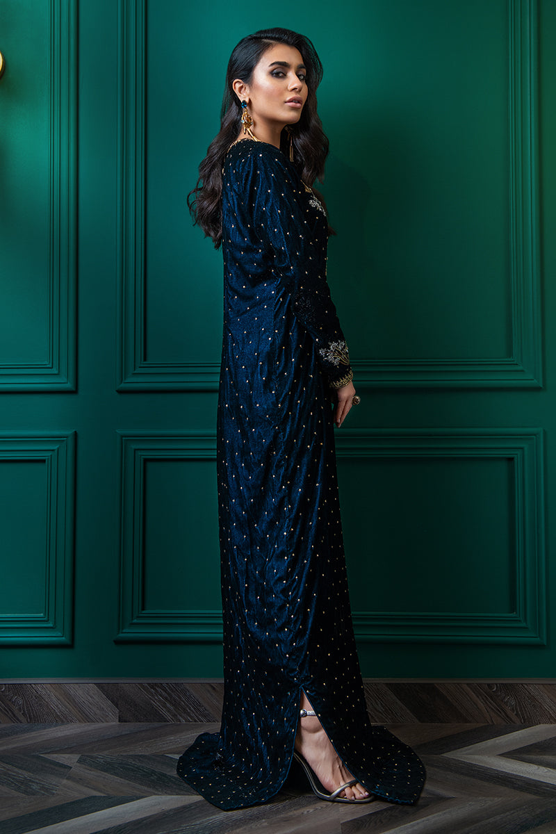 Wardha Saleem | Velvets Winter Fall 24 |  Shikar Gah 2 - by - Libasekhas UK - Registered Vendor of : Wardha Saleem - 100% Original Designer Dresss