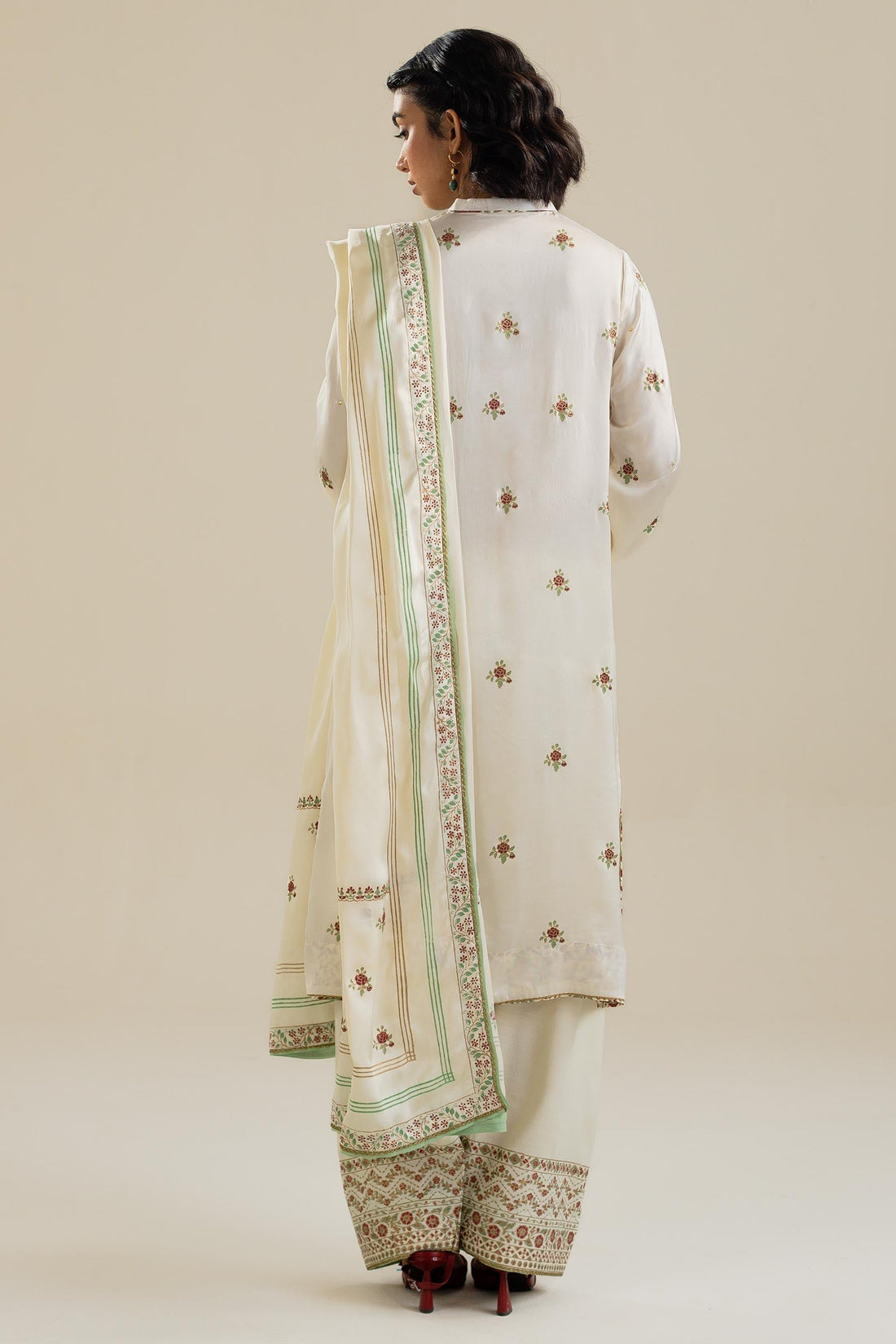 Zara Shahjahan | Handcrafted Suits | ZHC-041 - by - Libasekhas UK - Registered Vendor of : Zara Shahjahan - 100% Original Designer Dresss