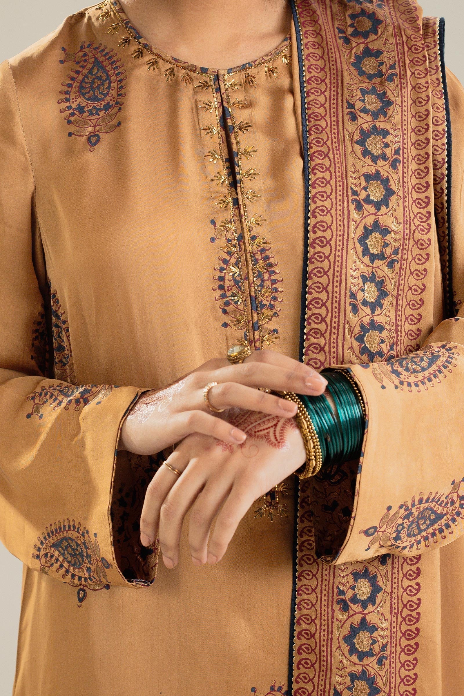 Zara Shahjahan | Handcrafted Suits | ZHC-043 - by - Libasekhas UK - Registered Vendor of : Zara Shahjahan - 100% Original Designer Dresss