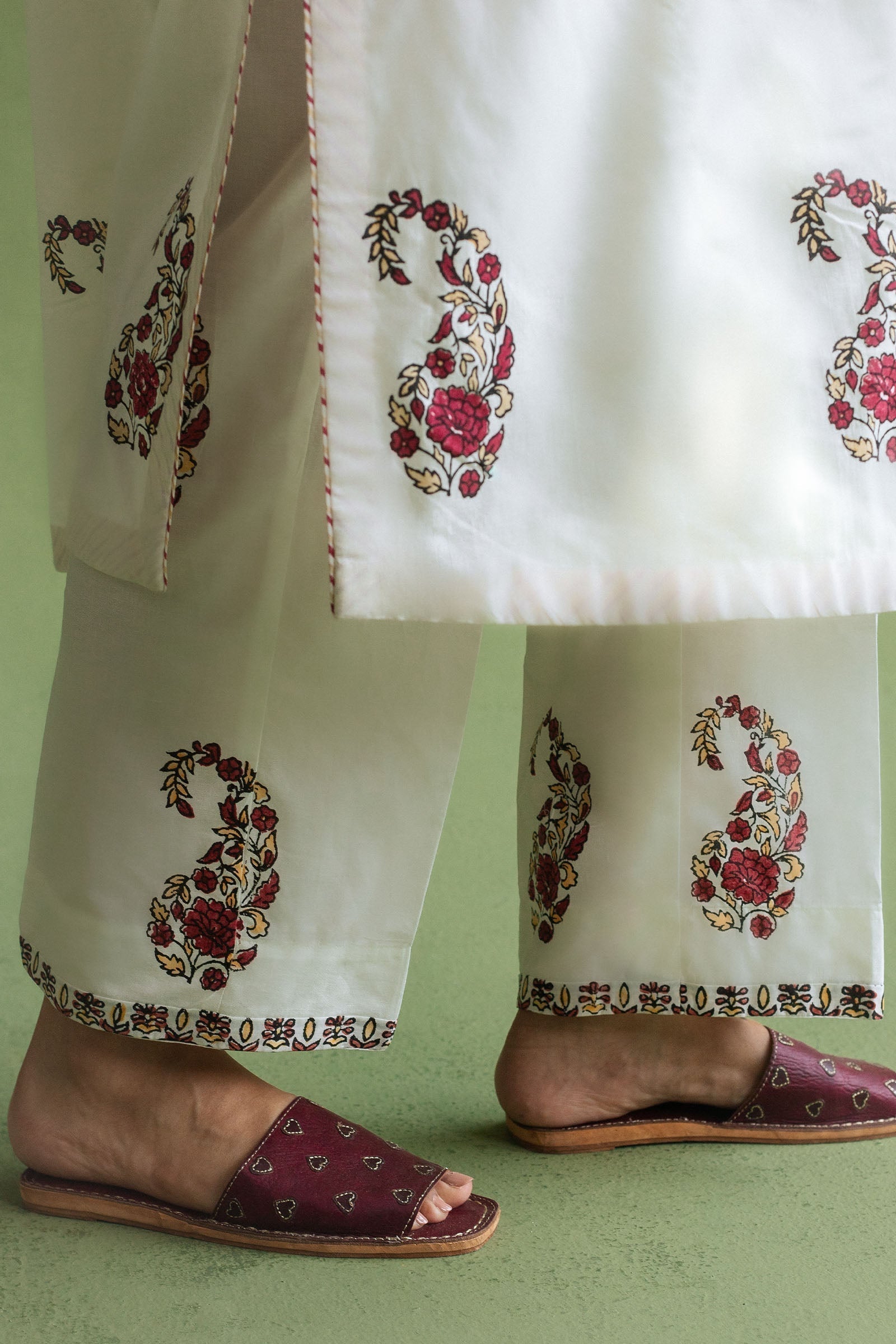 Zara Shahjahan | Handcrafted Suits | ZHC-055 - by - Libasekhas UK - Registered Vendor of : Zara Shahjahan - 100% Original Designer Dresss
