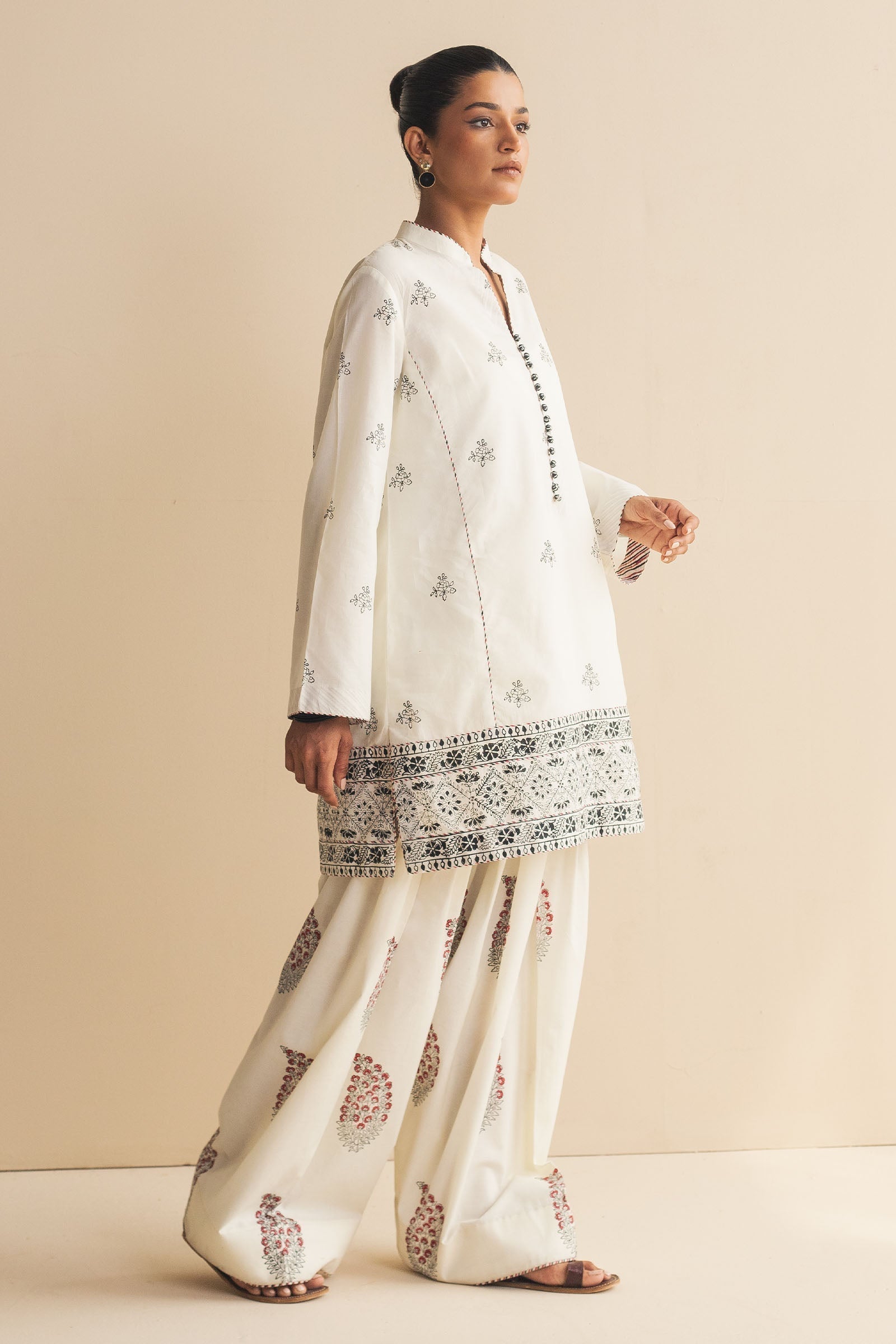 Zara Shahjahan | Handcrafted Suits | ZHC-061 - by - Libasekhas UK - Registered Vendor of : Zara Shahjahan - 100% Original Designer Dresss