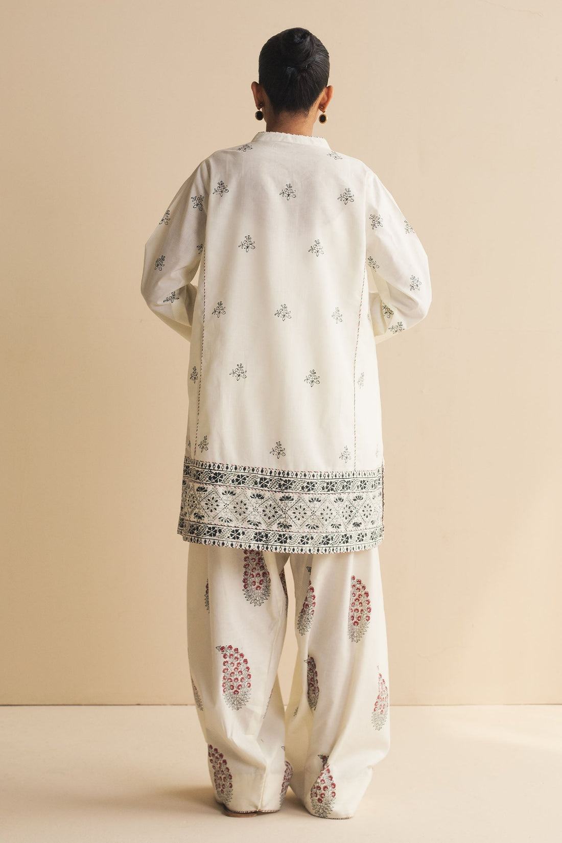 Zara Shahjahan | Handcrafted Suits | ZHC-061 - by - Libasekhas UK - Registered Vendor of : Zara Shahjahan - 100% Original Designer Dresss