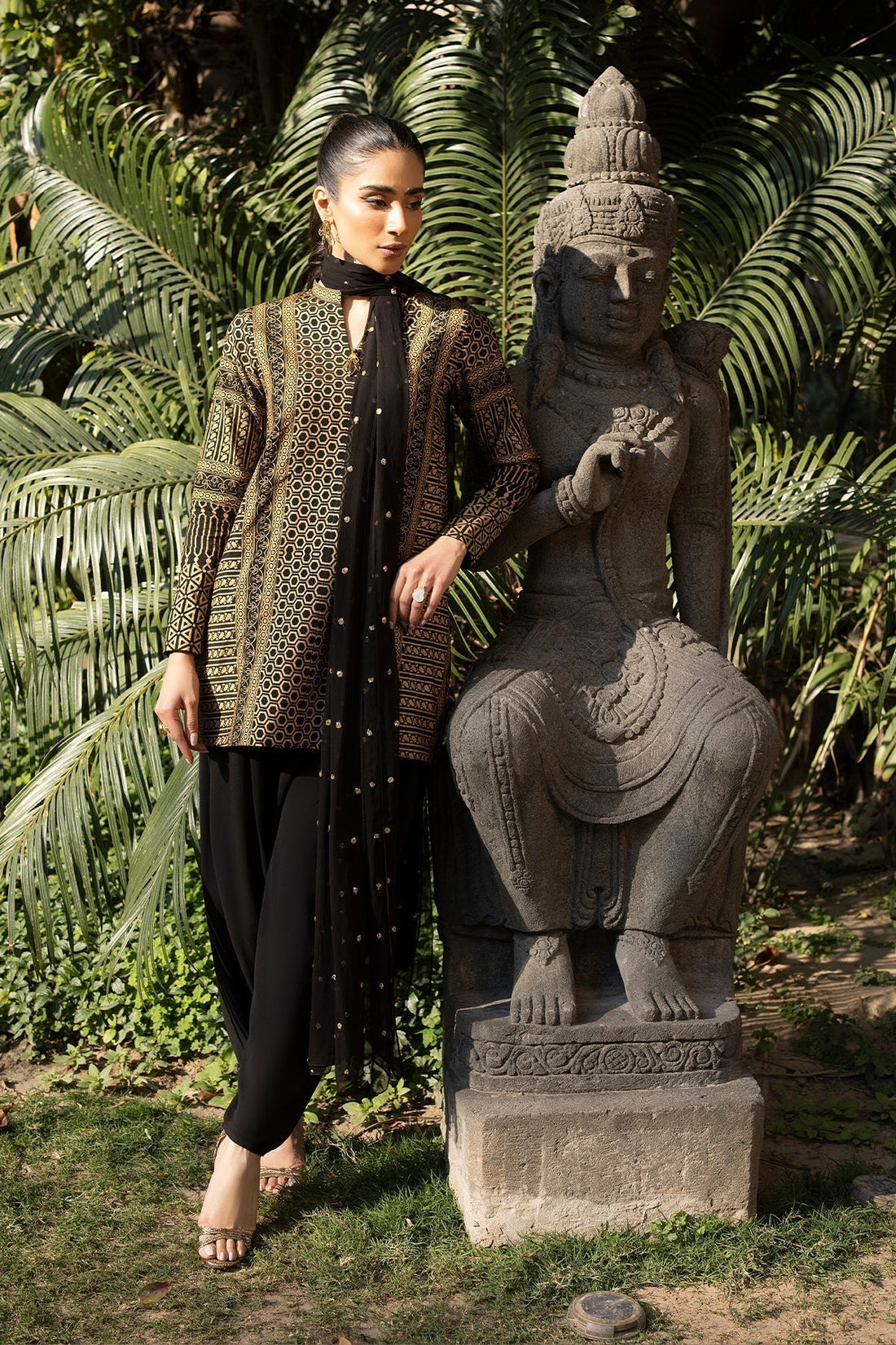 Erum Khan | Shahzeen Eid Collection | SUNSET - by - Libasekhas UK - Registered Vendor of : Erum Khan - 100% Original Designer Dresss