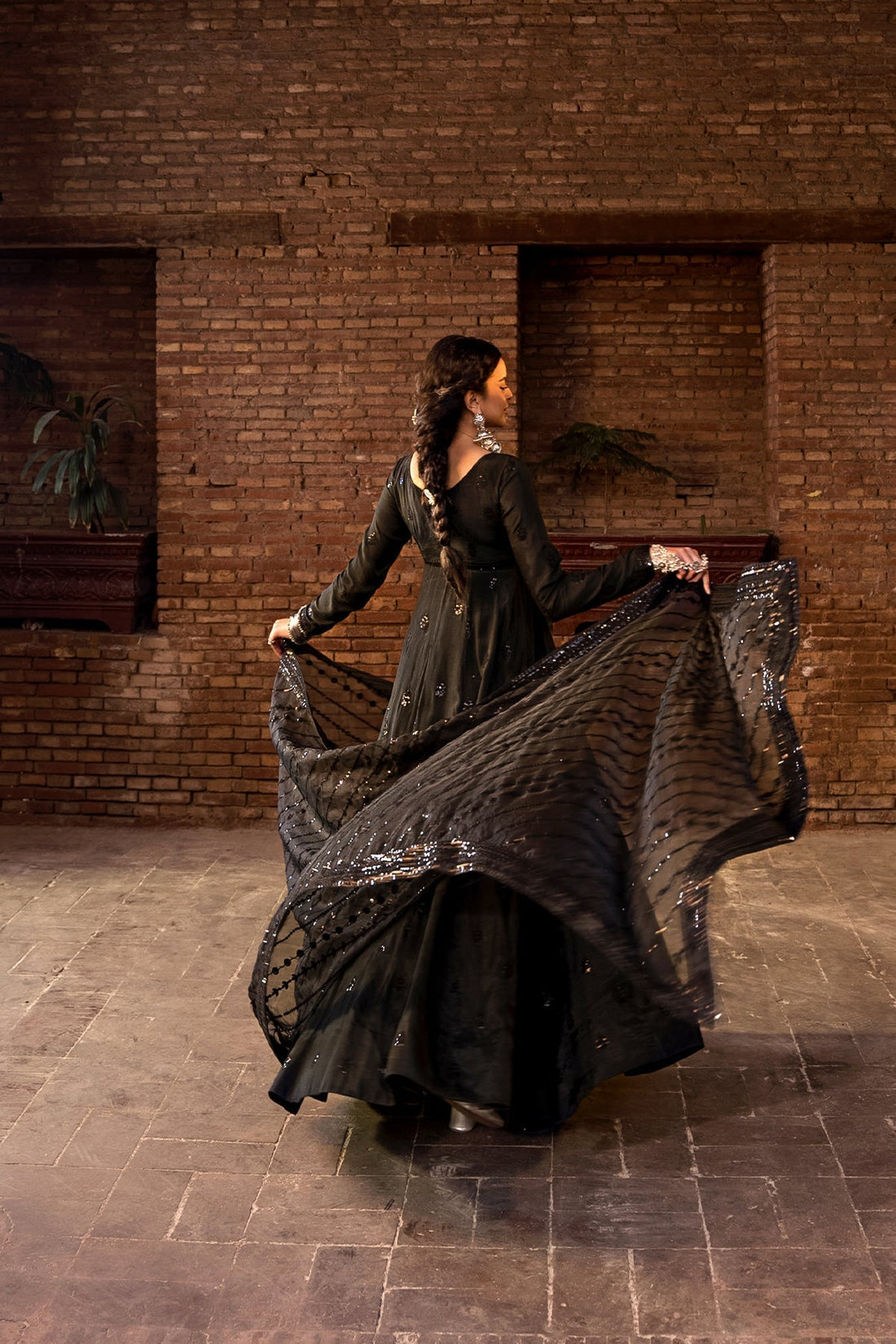 Erum Khan | Shezadian Luxe Formals | Mumtaz - by - Libasekhas UK - Registered Vendor of : Erum Khan - 100% Original Designer Dresss