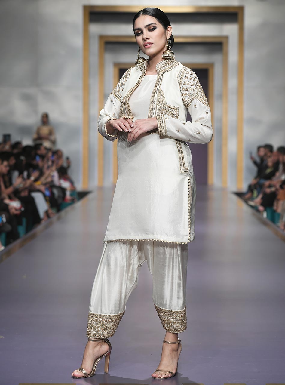 Zainab Chottani | Semi Formals | MEHRAB - by - Libasekhas UK - Registered Vendor of : Zainab Chottani - 100% Original Designer Dresss