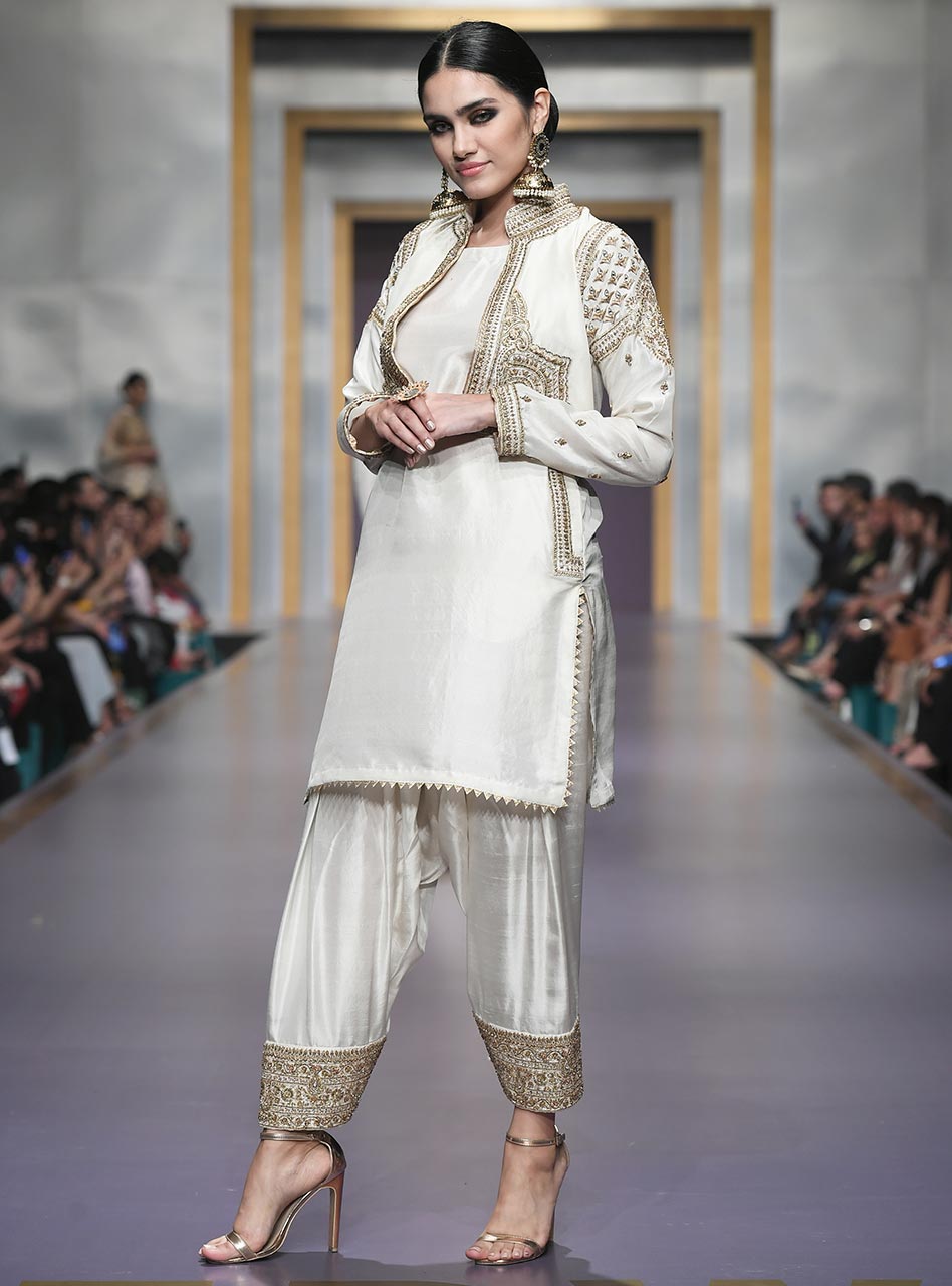 Zainab Chottani | Semi Formals | MEHRAB - by - Libasekhas UK - Registered Vendor of : Zainab Chottani - 100% Original Designer Dresss