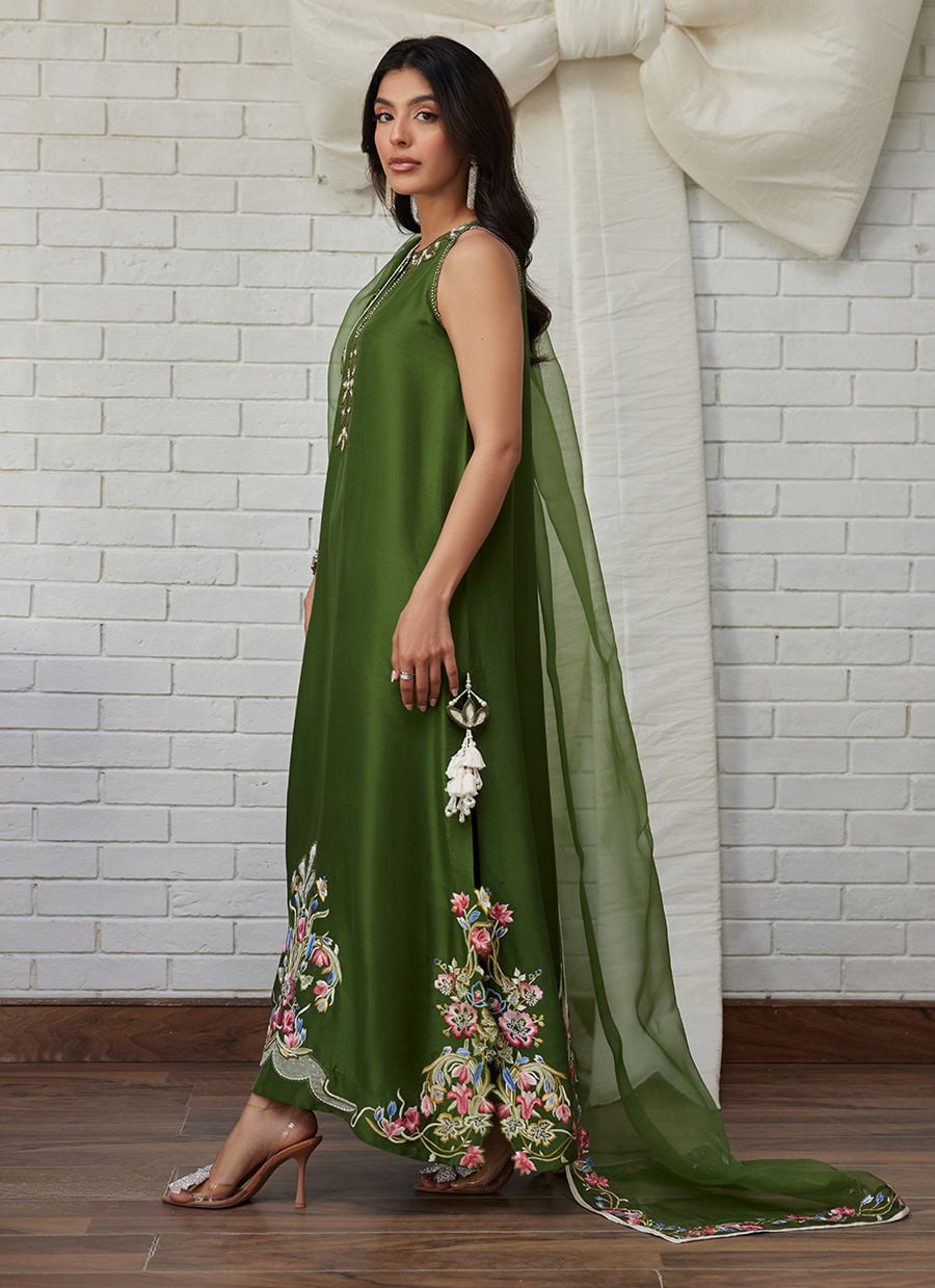 Farah Talib Aziz | Tara Luxe Eid 26 | Gracie - by Libasekhas UK - Registered Vendor of : Farah Talib Aziz - 100% Original Designer Dress