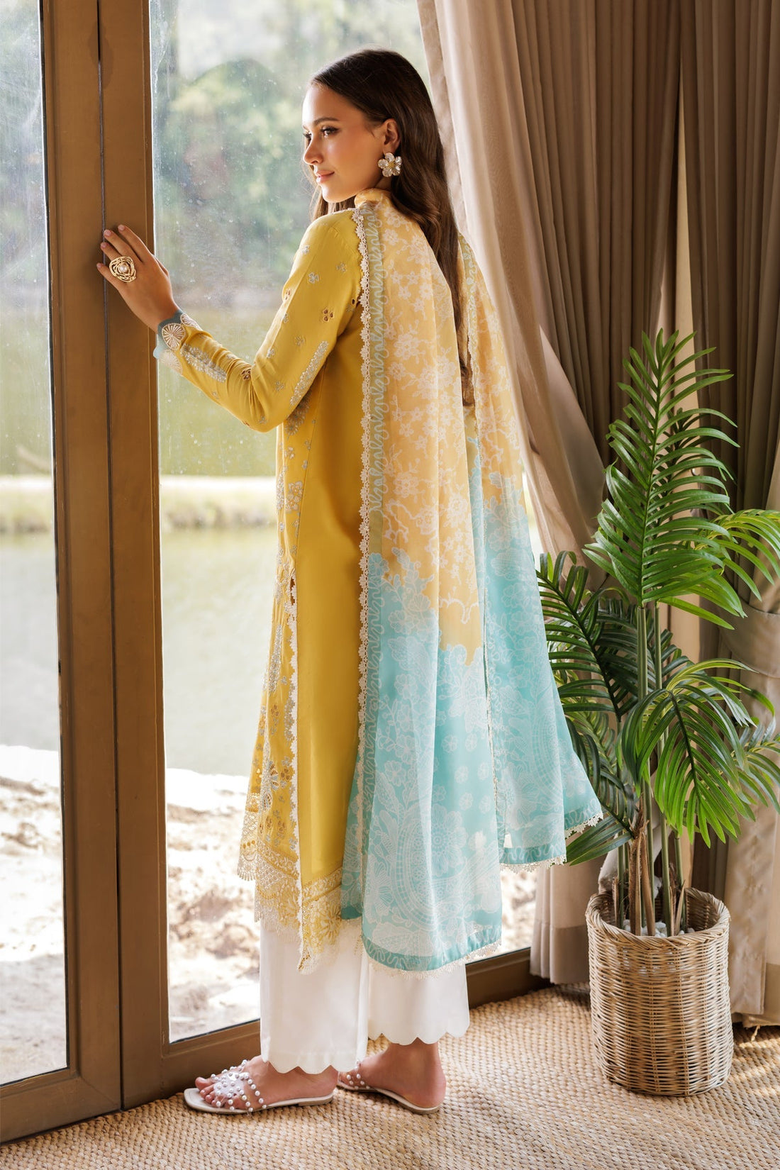 Xenia Formals | Luxury Lawn 25 | SINSEAD - by - Libasekhas UK - Registered Vendor of : Xenia Formals - 100% Original Designer Dresss