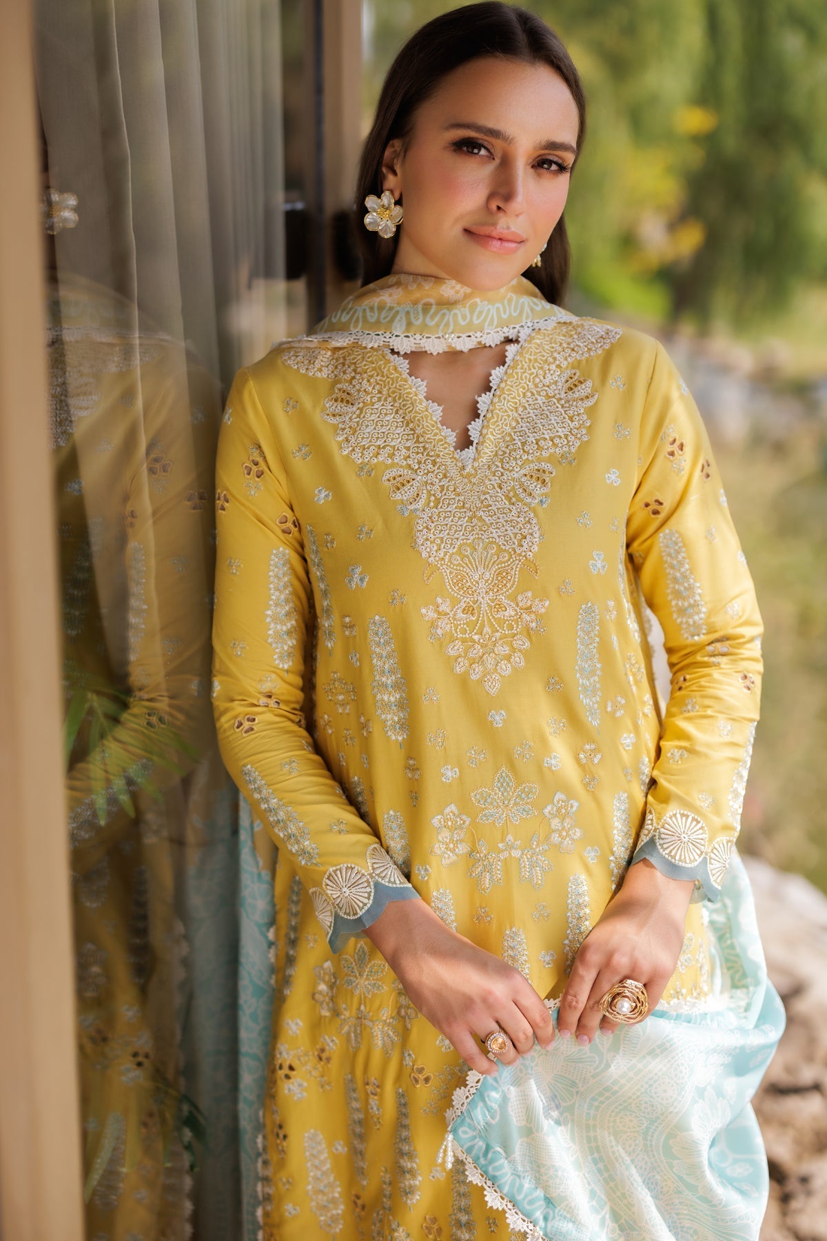 Xenia Formals | Luxury Lawn 25 | SINSEAD - by - Libasekhas UK - Registered Vendor of : Xenia Formals - 100% Original Designer Dresss