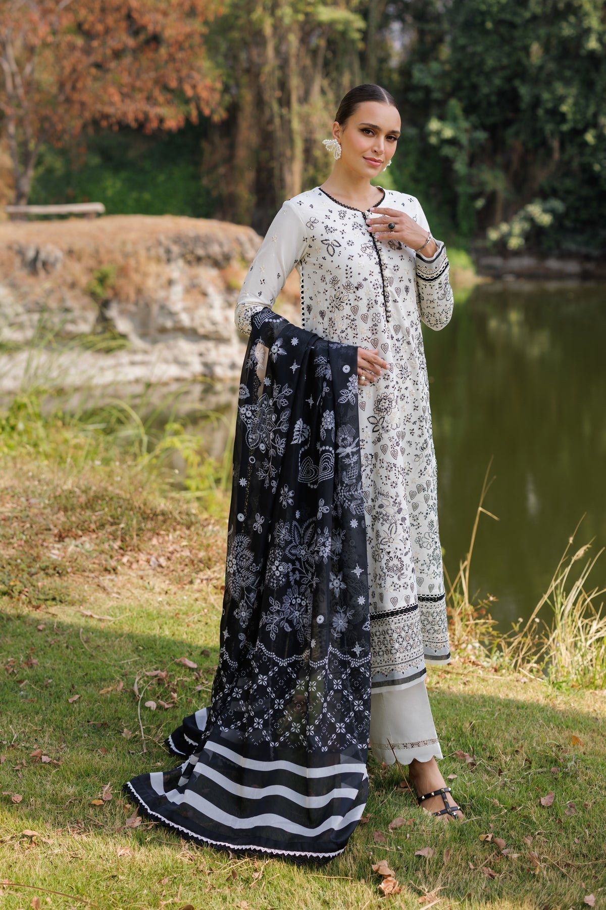 Xenia Formals | Luxury Lawn 25 | FIORELLA - by - Libasekhas UK - Registered Vendor of : Xenia Formals - 100% Original Designer Dresss