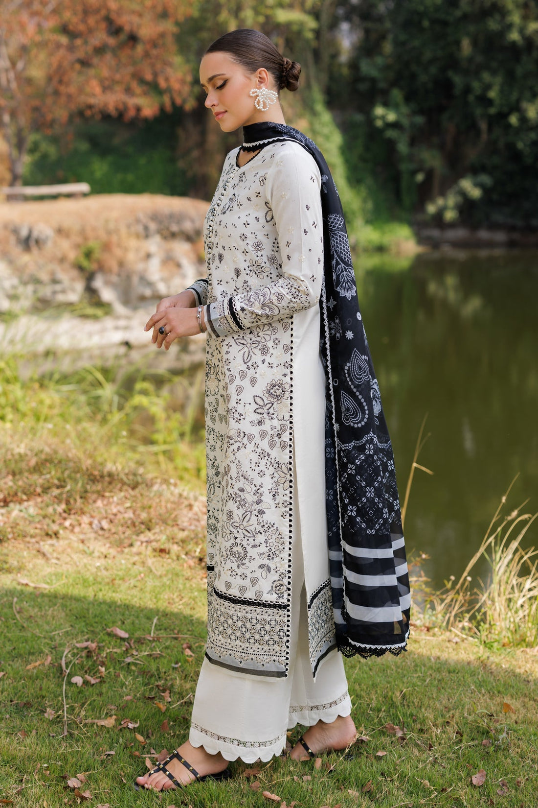 Xenia Formals | Luxury Lawn 25 | FIORELLA - by - Libasekhas UK - Registered Vendor of : Xenia Formals - 100% Original Designer Dresss