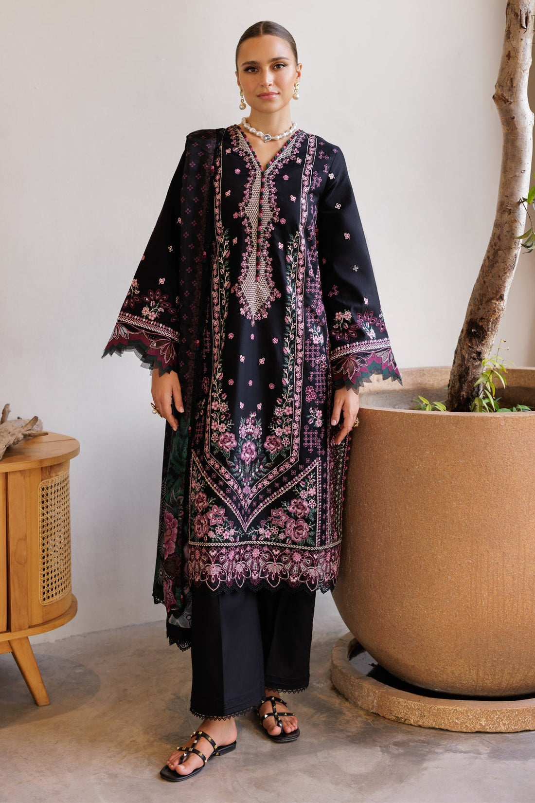 Xenia Formals | Luxury Lawn 25 | ZITA - by - Libasekhas UK - Registered Vendor of : Xenia Formals - 100% Original Designer Dresss