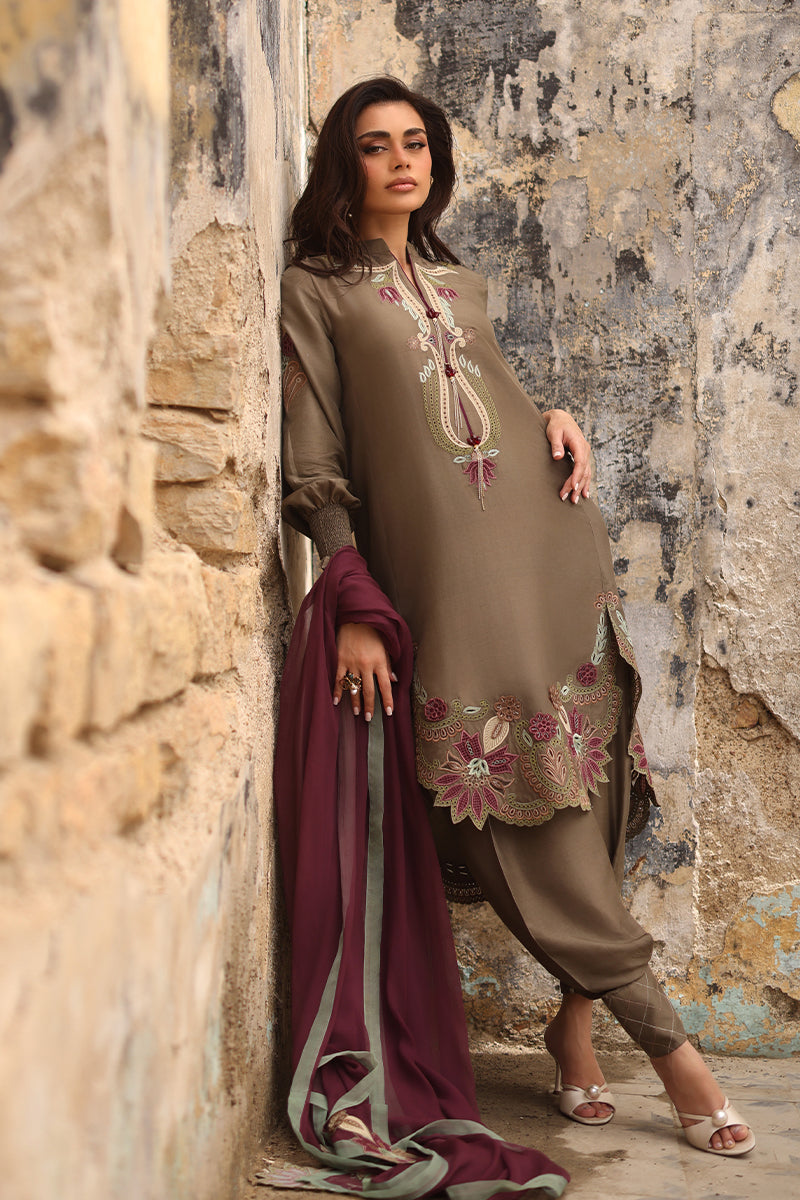 Wardha Saleem | Zimal Luxury Eid Edit 26 | Afsaneh - by Libasekhas UK - Registered Vendor of : Wardha Saleem - 100% Original Designer Dress