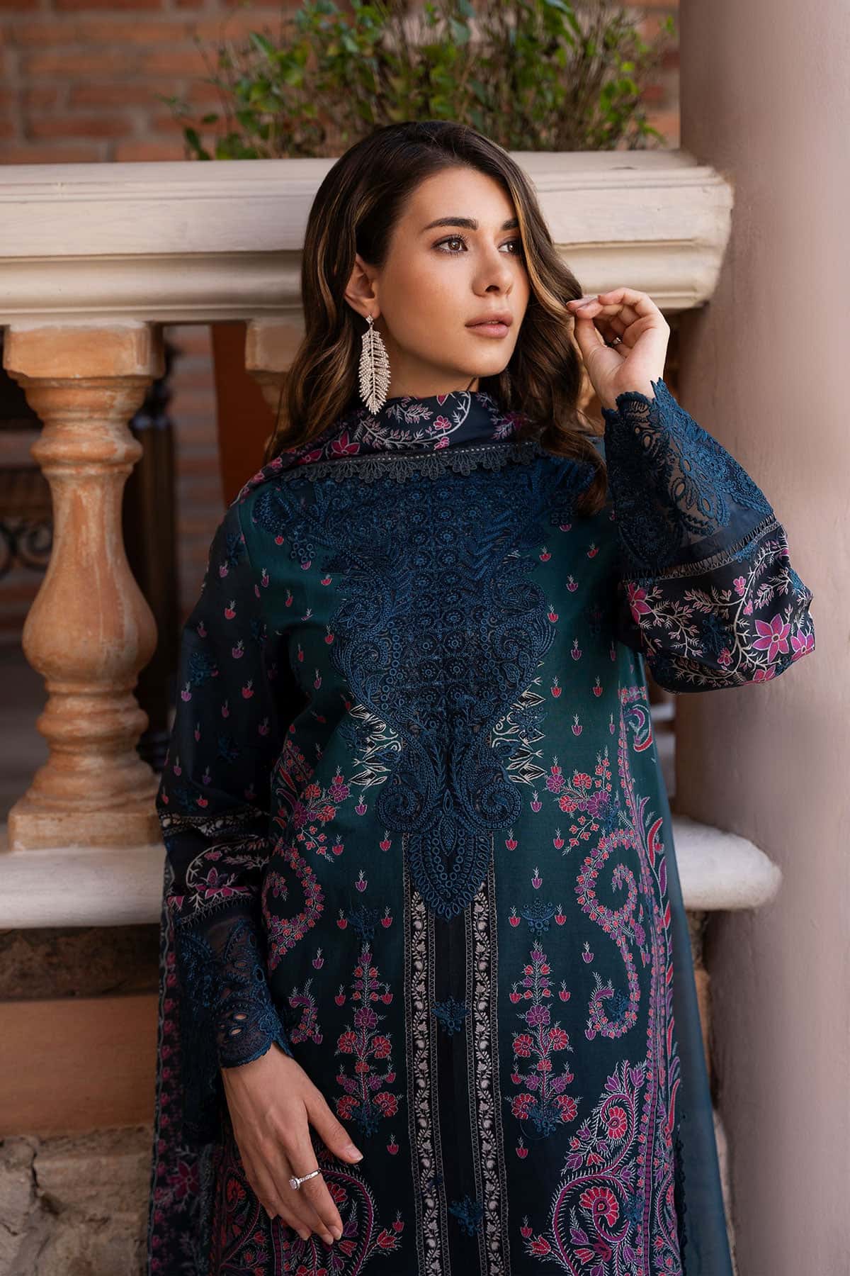 Afrozeh | Damask The Holiday Edit 25 | Azrina B - by - Libasekhas UK - Registered Vendor of : Afrozeh - 100% Original Designer Dresss