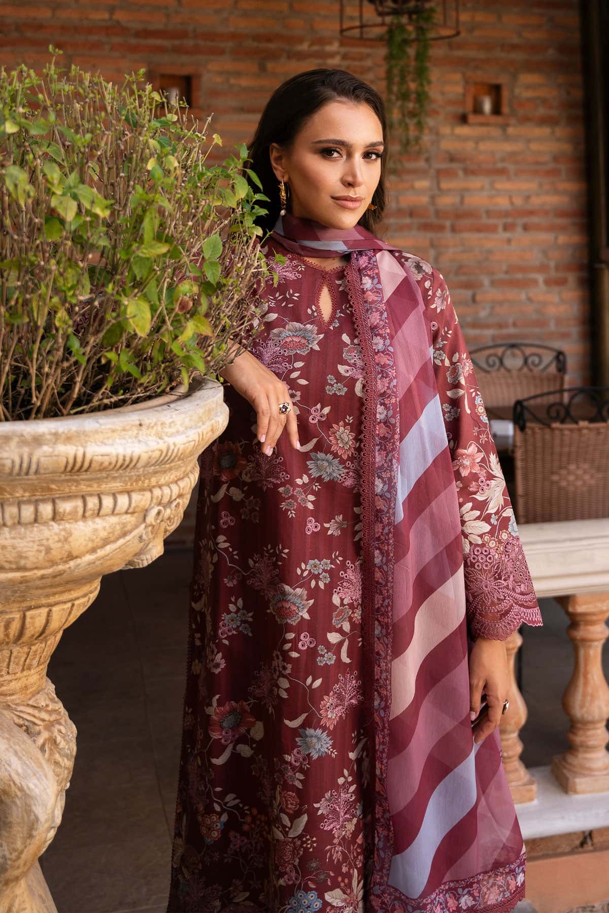 Afrozeh | Damask The Holiday Edit 25 | Azara B - by - Libasekhas UK - Registered Vendor of : Afrozeh - 100% Original Designer Dresss