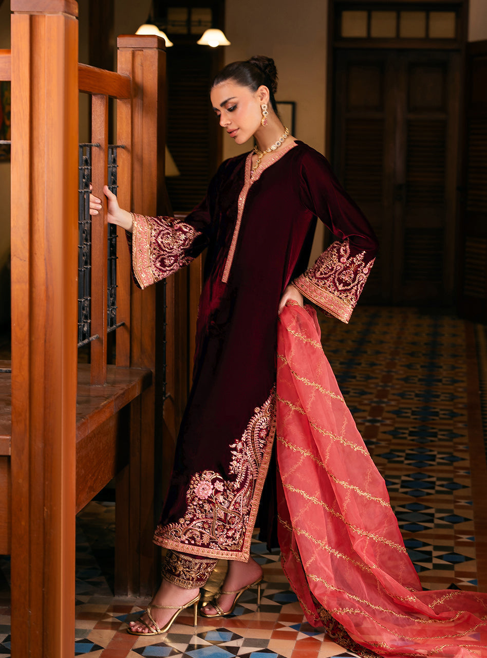 Zainab Chottani | Velvet 25 | Aima - by Libasekhas UK - Registered Vendor of : Zainab Chottani - 100% Original Designer Dress