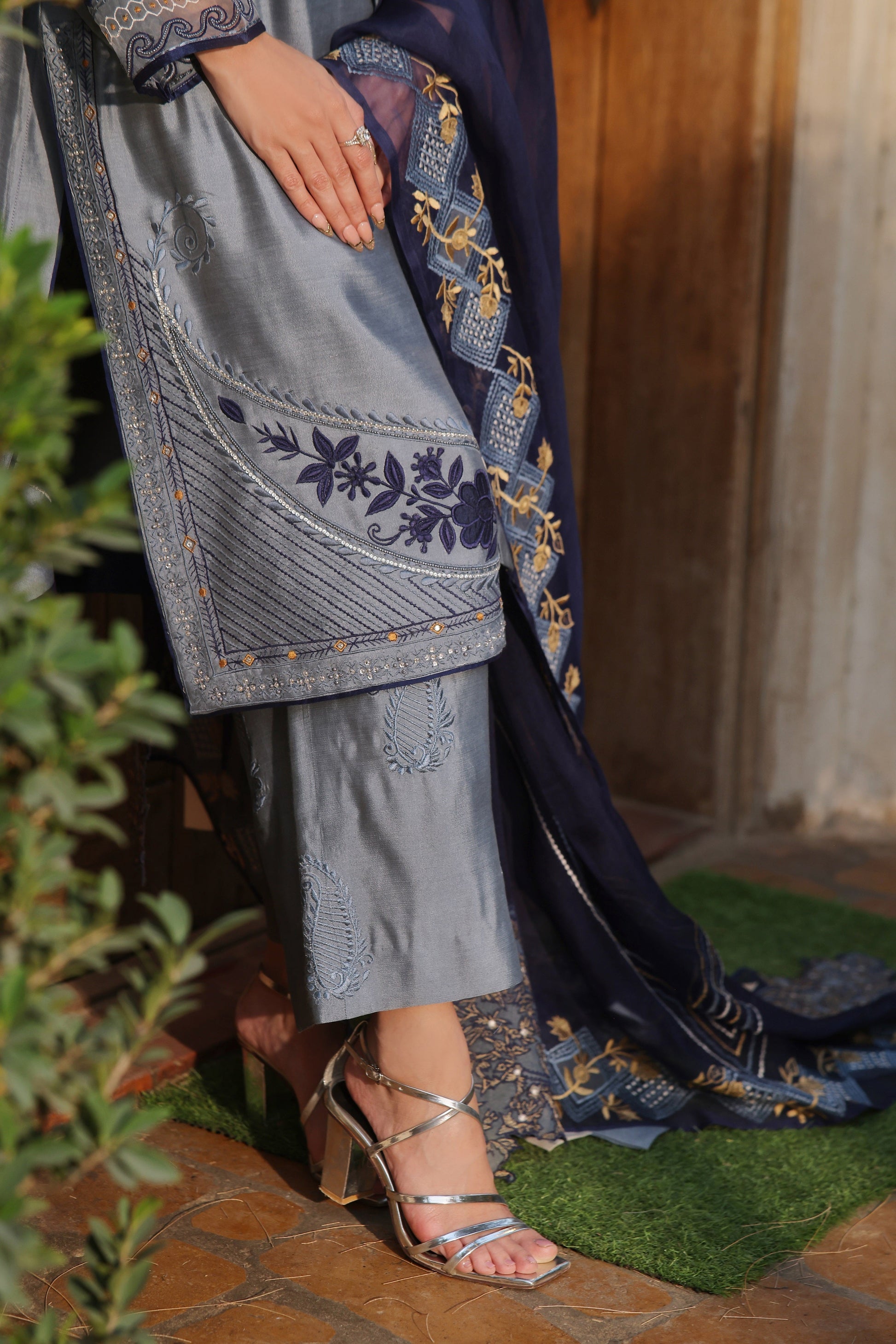 Mona Imran | Ezel Eid 25 | Tajdaar - by - Libasekhas UK - Registered Vendor of : Hoorain Designer Wear - 100% Original Designer Dresss