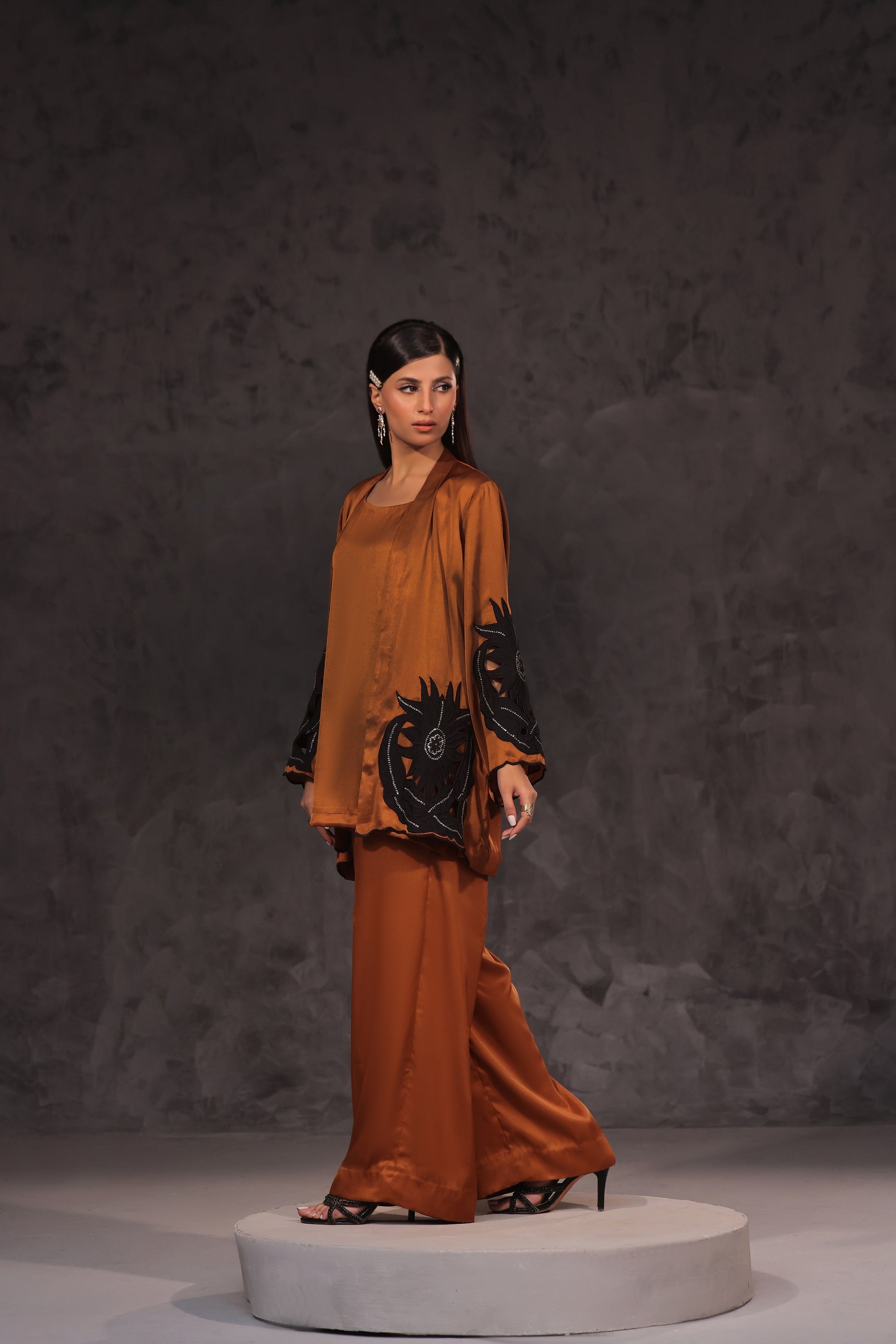 Mona Imran | Ezel Eid 25 | Meena - by - Libasekhas UK - Registered Vendor of : Mona Imran - 100% Original Designer Dresss