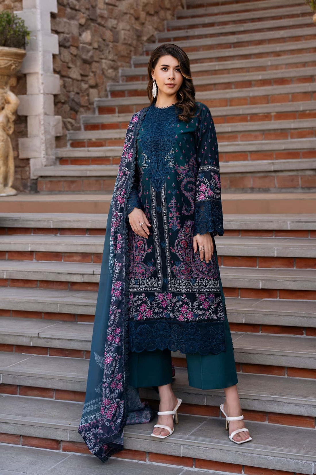 Afrozeh | Damask The Holiday Edit 25 | Azrina B - by - Libasekhas UK - Registered Vendor of : Afrozeh - 100% Original Designer Dresss
