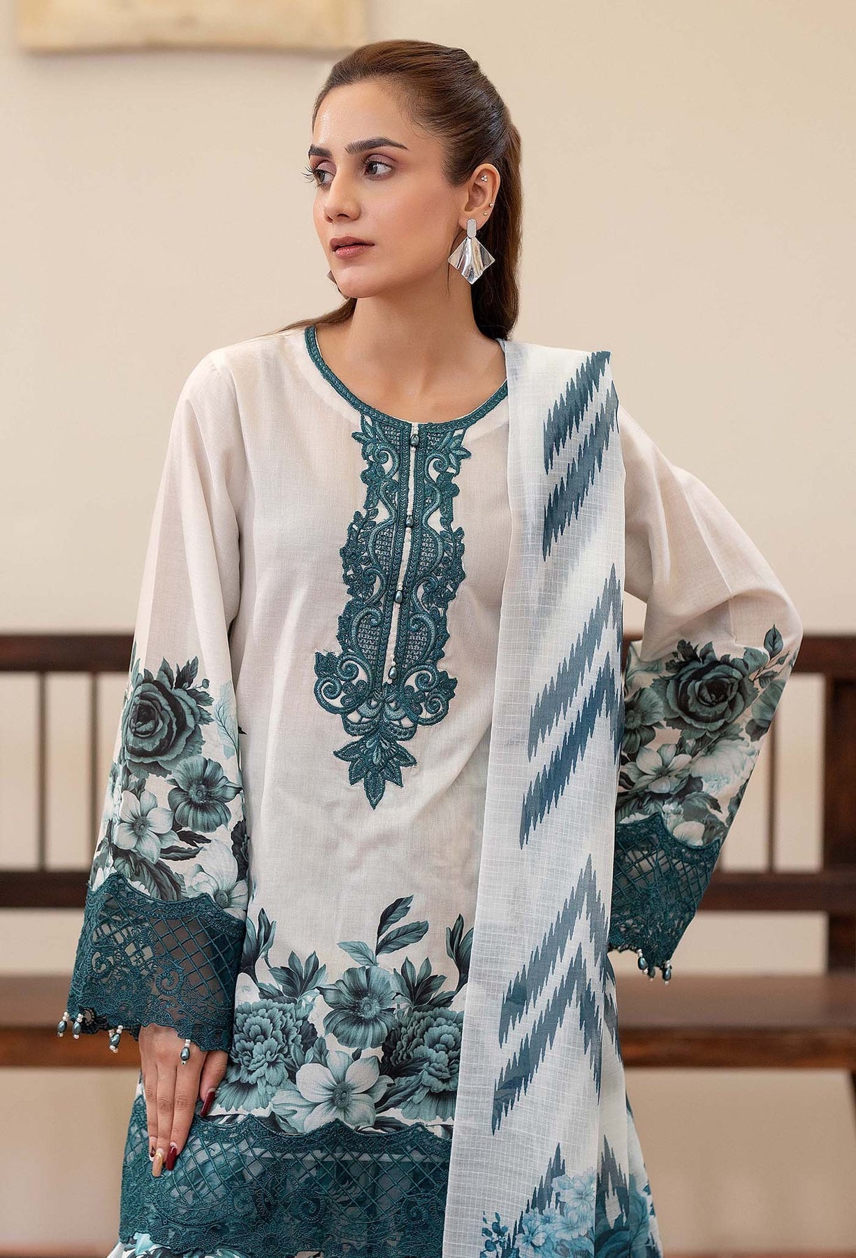 Adans Libas | Prints Eid Edit | 26678 - by - Libasekhas UK - Registered Vendor of : Adans Libas - 100% Original Designer Dresss