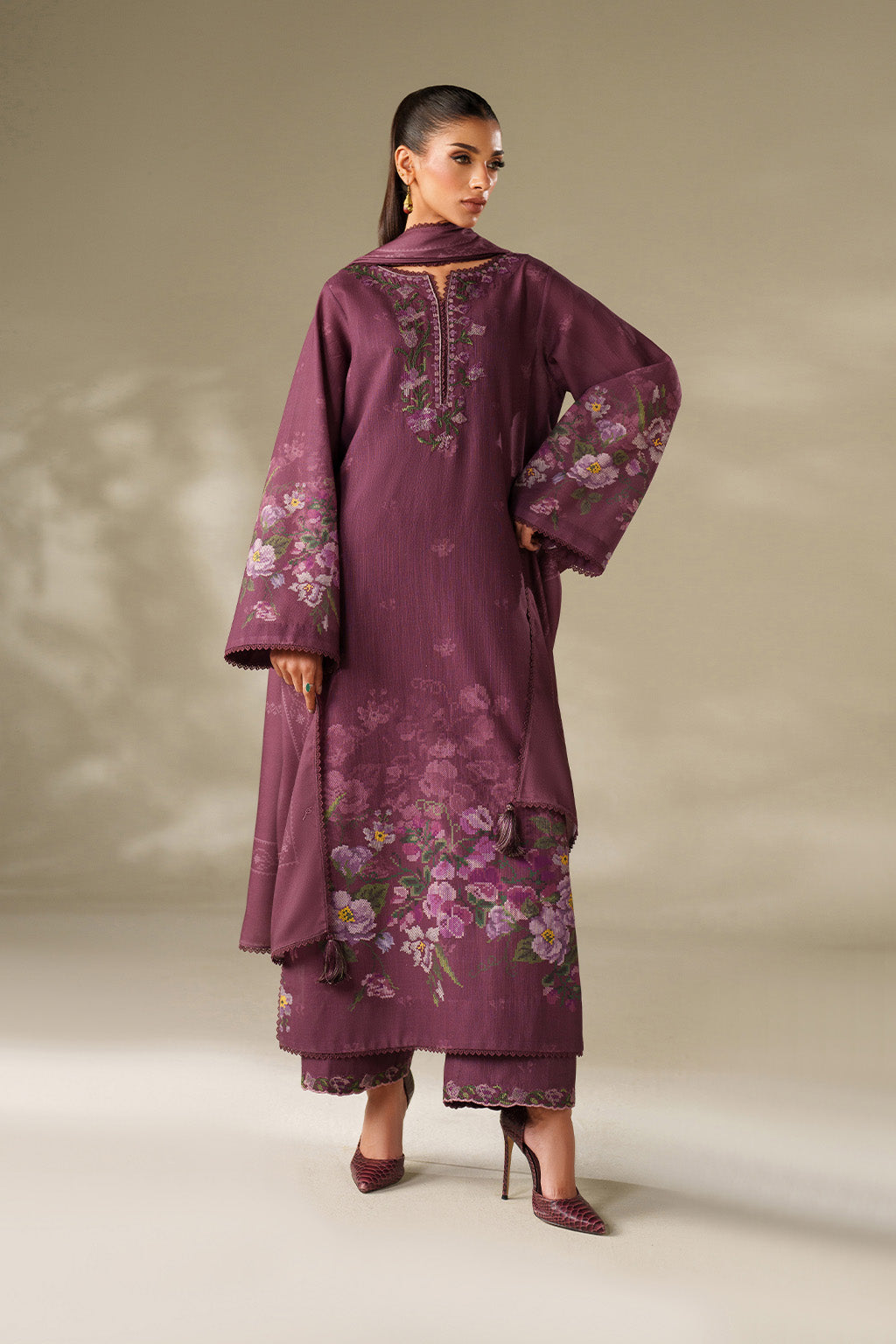 Iznik | Winter Chapter 25 | UE-566 Printed Khaddar - by Libasekhas UK - Registered Vendor of : Iznik - 100% Original Designer Dress