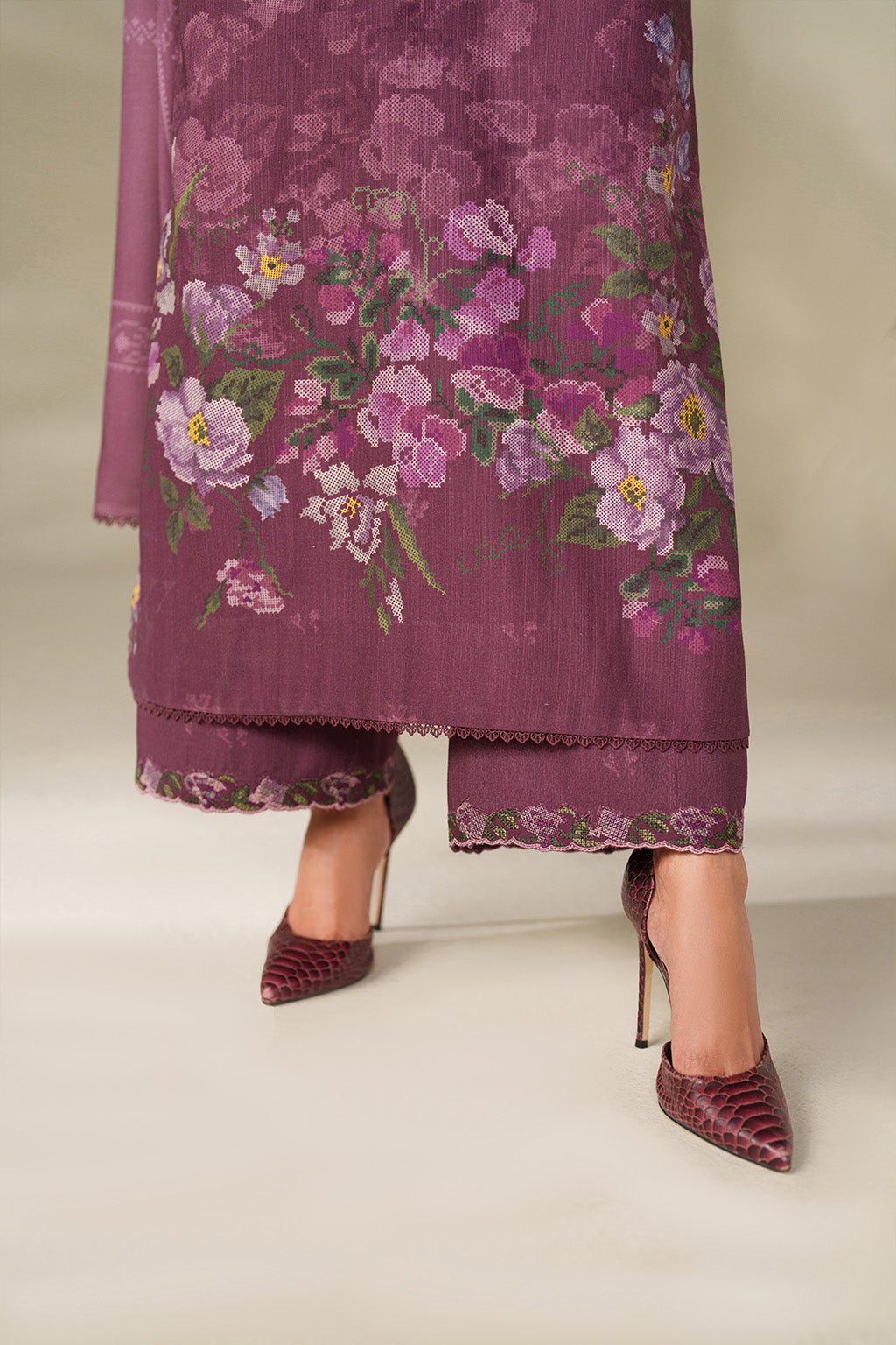 Iznik | Winter Chapter 25 | UE-566 Printed Khaddar - by Libasekhas UK - Registered Vendor of : Iznik - 100% Original Designer Dress