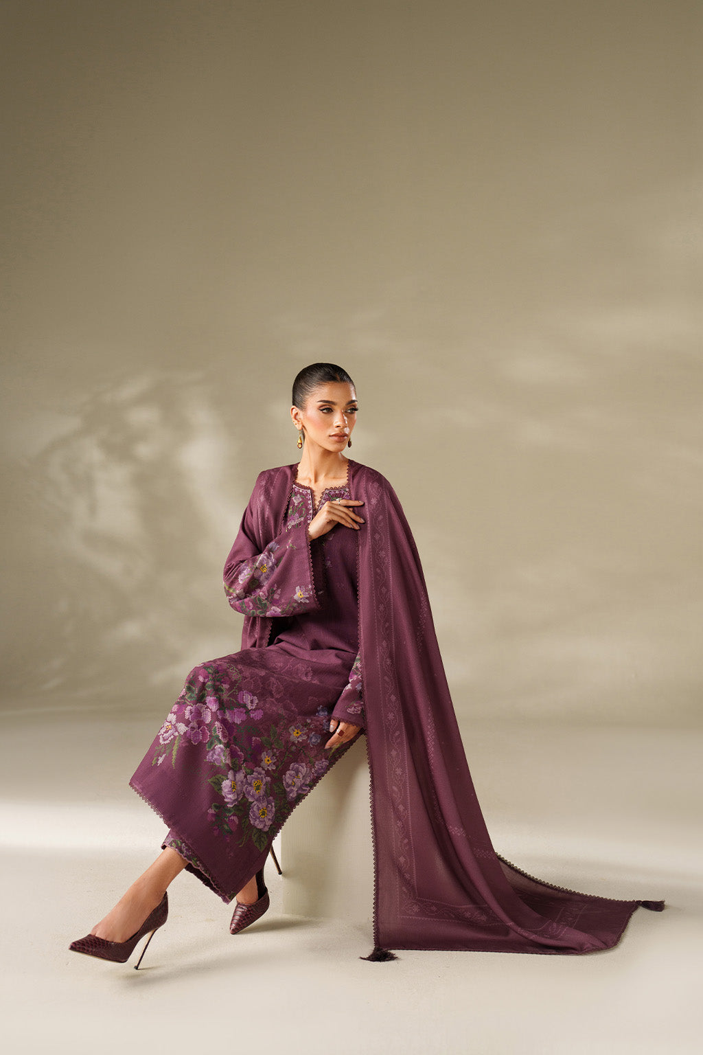 Iznik | Winter Chapter 25 | UE-566 Printed Khaddar - by Libasekhas UK - Registered Vendor of : Iznik - 100% Original Designer Dress