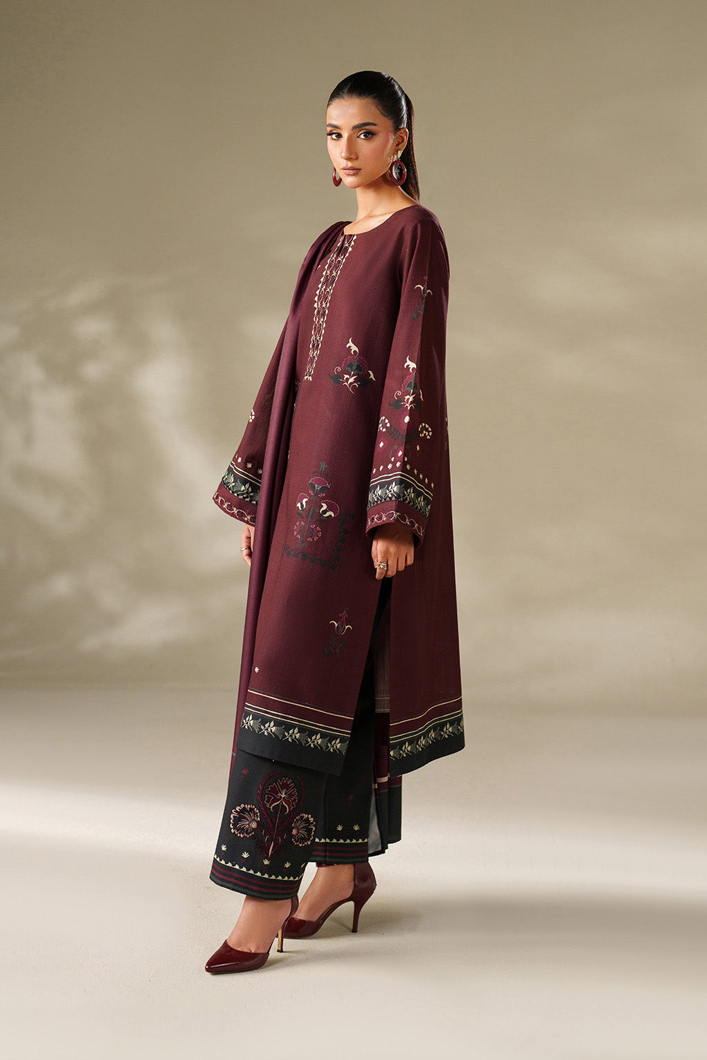 Iznik | Winter Chapter 25 | UE-570 Printed Khaddar - by Libasekhas UK - Registered Vendor of : Iznik - 100% Original Designer Dress