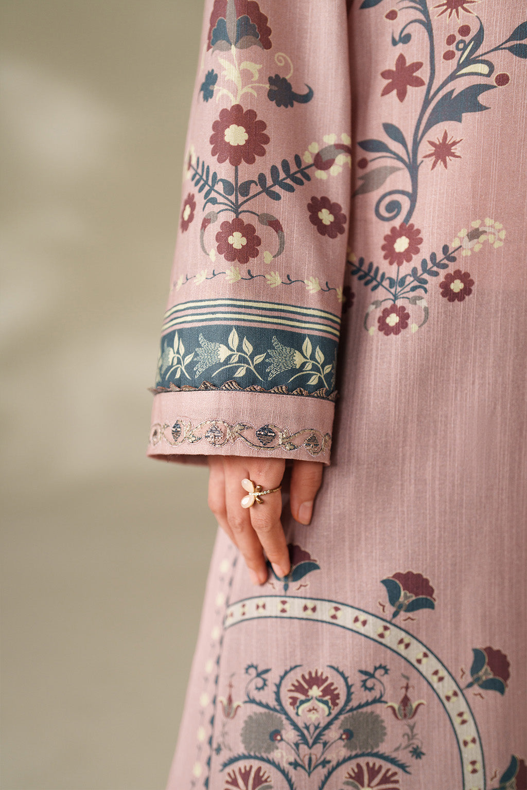 Iznik | Winter Chapter 25 | UE-569 Printed Khaddar - by Libasekhas UK - Registered Vendor of : Iznik - 100% Original Designer Dress