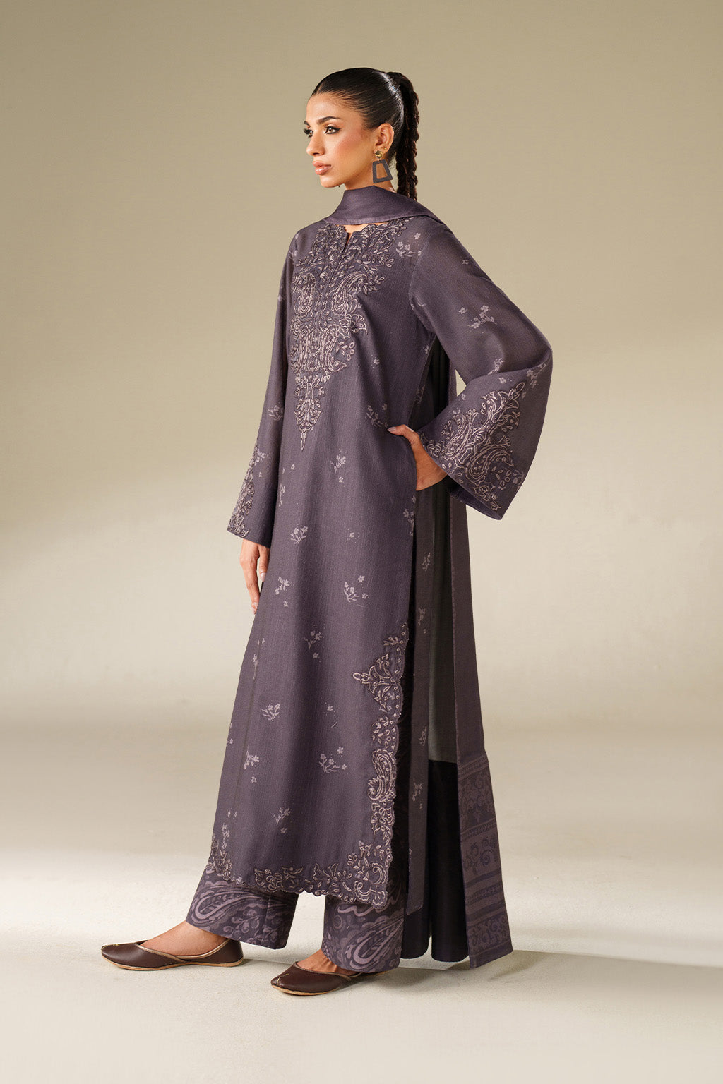 Iznik | Winter Chapter 25 | UE-558 Printed Khaddar - by Libasekhas UK - Registered Vendor of : Iznik - 100% Original Designer Dress