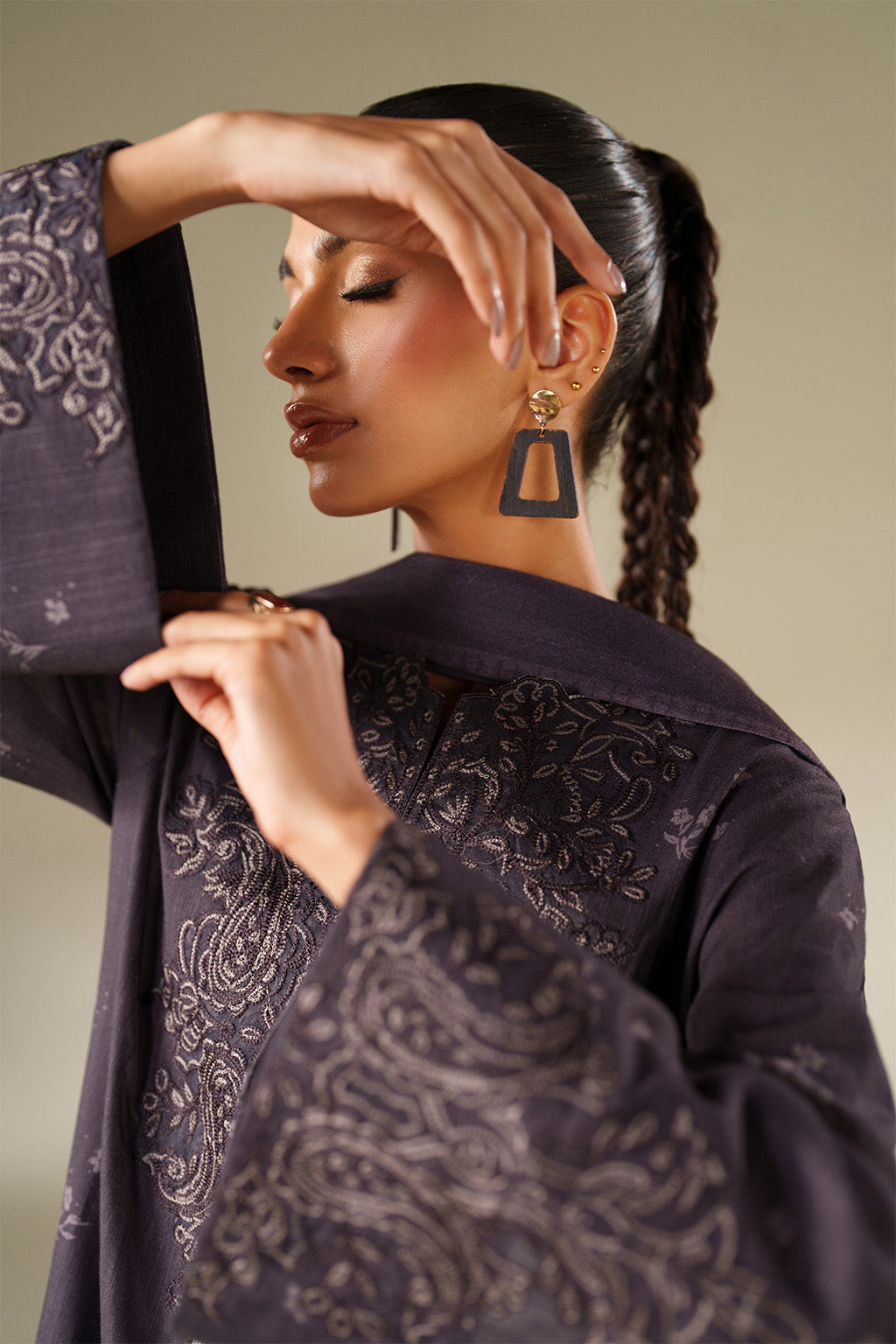 Iznik | Winter Chapter 25 | UE-558 Printed Khaddar - by Libasekhas UK - Registered Vendor of : Iznik - 100% Original Designer Dress