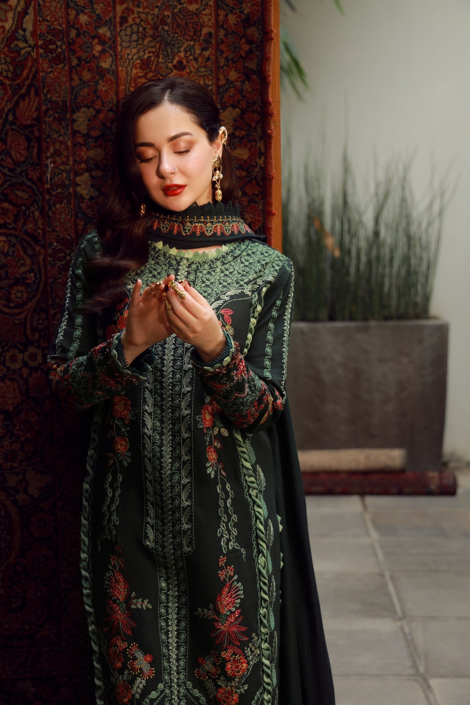 Maryam Hussain | Winter Shawl 25 | Almas - by Libasekhas UK - Registered Vendor of : Maryam Hussain - 100% Original Designer Dress