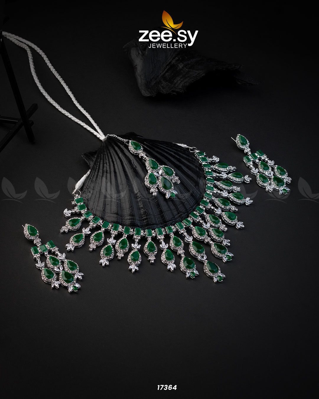 Gorgeous Necklace - by - Libasekhas UK - Registered Vendor of : Zeesy - 100% Original Designer Dresss