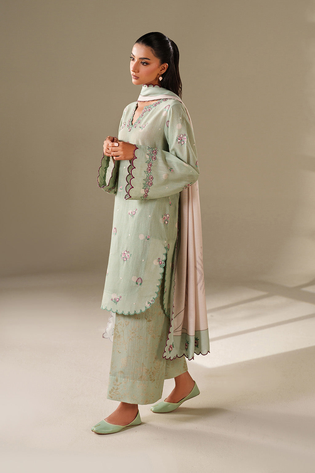 Iznik | Winter Chapter 25 | UE-563 Printed Khaddar - by Libasekhas UK - Registered Vendor of : Iznik - 100% Original Designer Dress