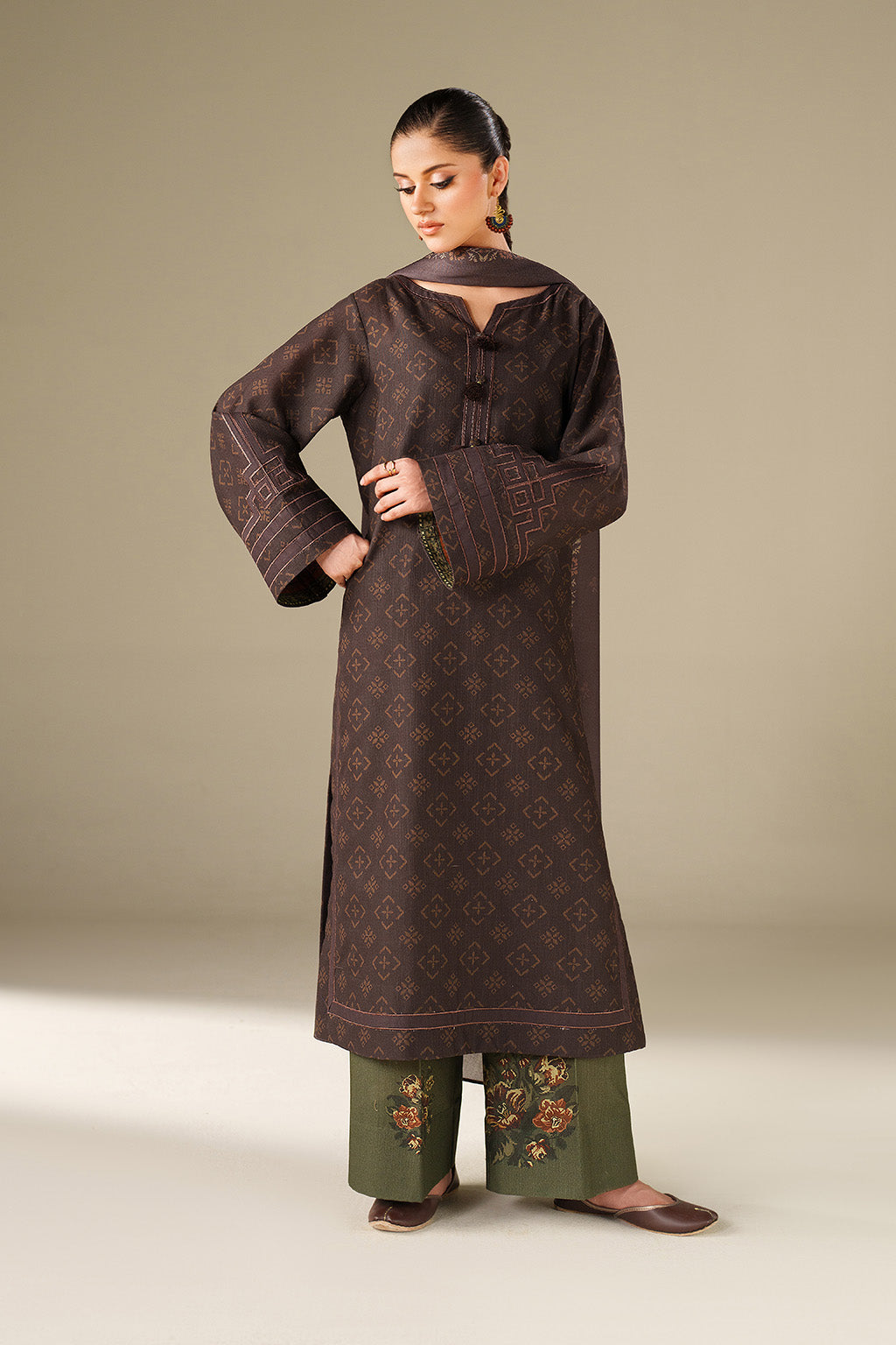 Iznik | Winter Chapter 25 | UE-564 Printed Khaddar - by Libasekhas UK - Registered Vendor of : Iznik - 100% Original Designer Dress
