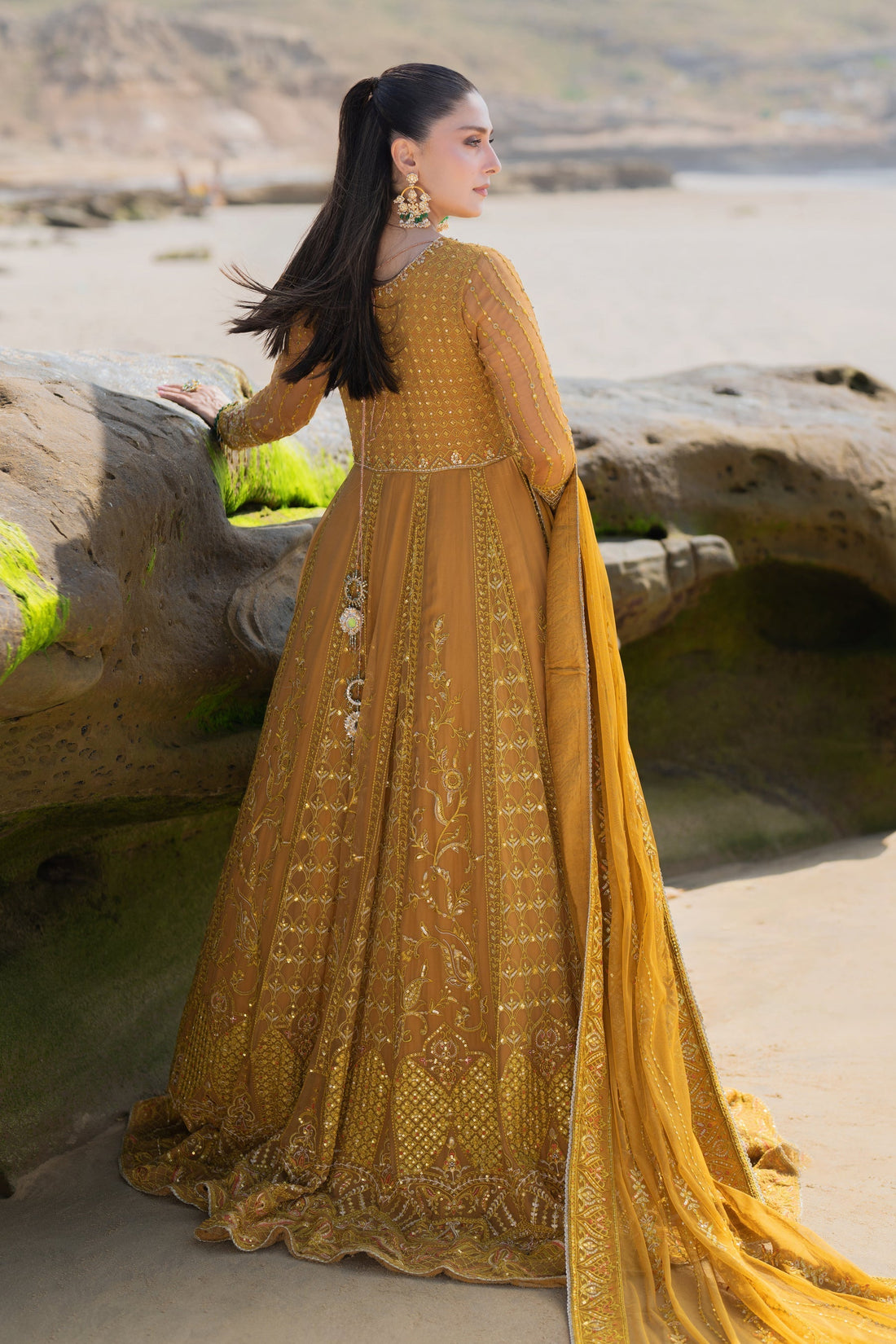Naqshi | Sahil Kinaray | AINARA - by - Libasekhas UK - Registered Vendor of : Naqshi - 100% Original Designer Dresss