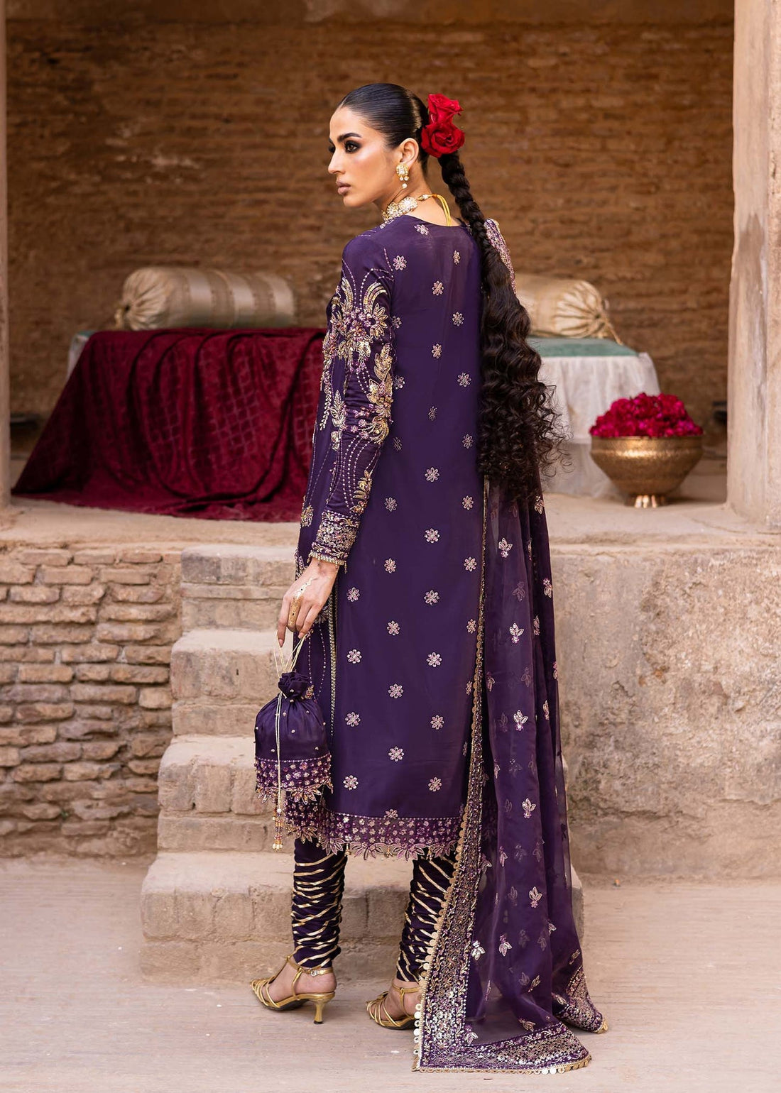 Akbar Aslam | Dastaan Luxury Formals | Haniye - by - Libasekhas UK - Registered Vendor of : Akbar Aslam - 100% Original Designer Dresss