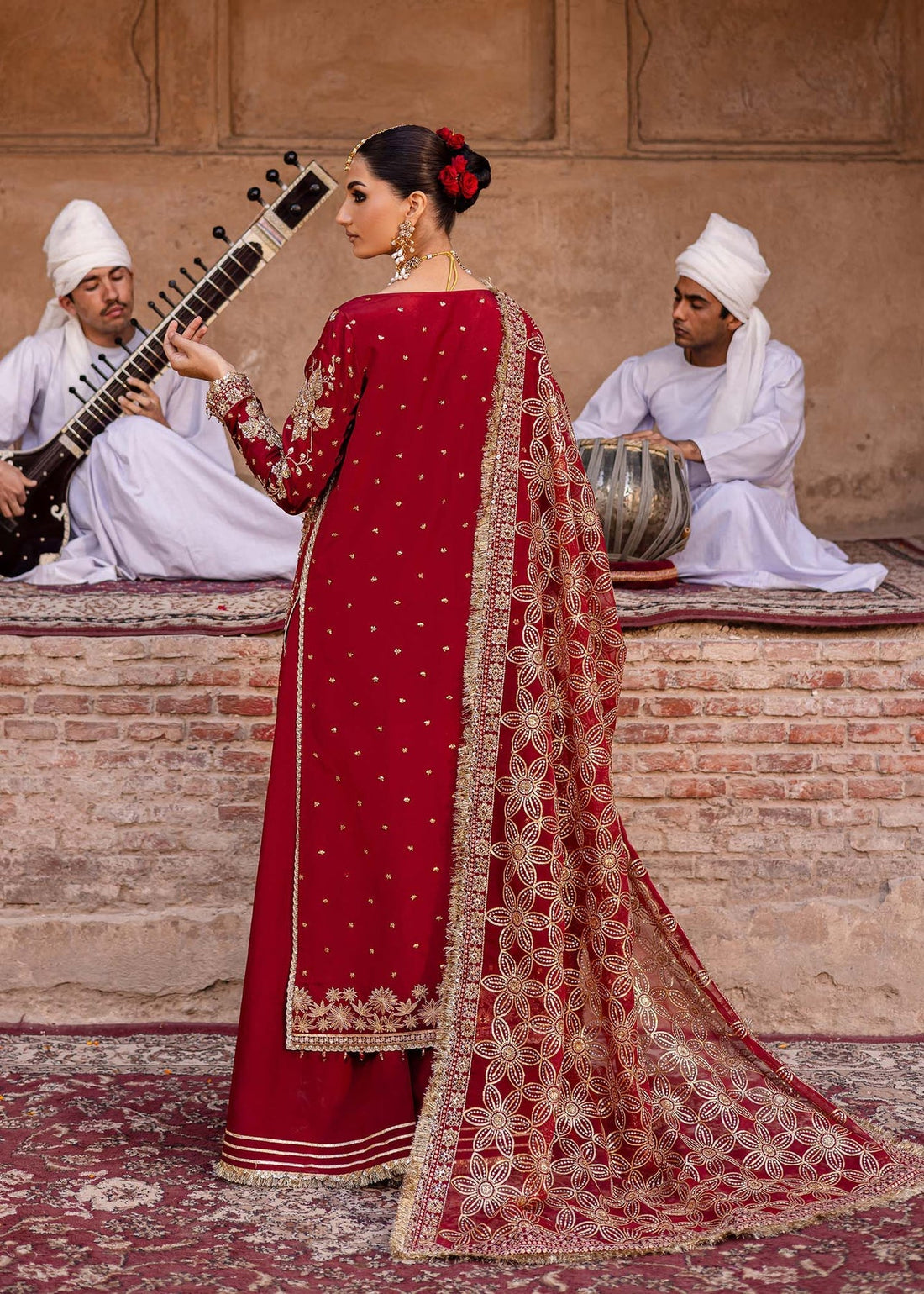 Akbar Aslam | Dastaan Luxury Formals | Arusa - by - Libasekhas UK - Registered Vendor of : Akbar Aslam - 100% Original Designer Dresss