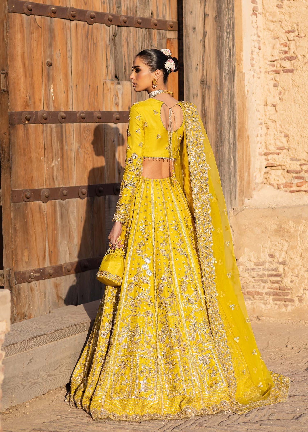 Akbar Aslam | Dastaan Luxury Formals | Nureh - by - Libasekhas UK - Registered Vendor of : Akbar Aslam - 100% Original Designer Dresss