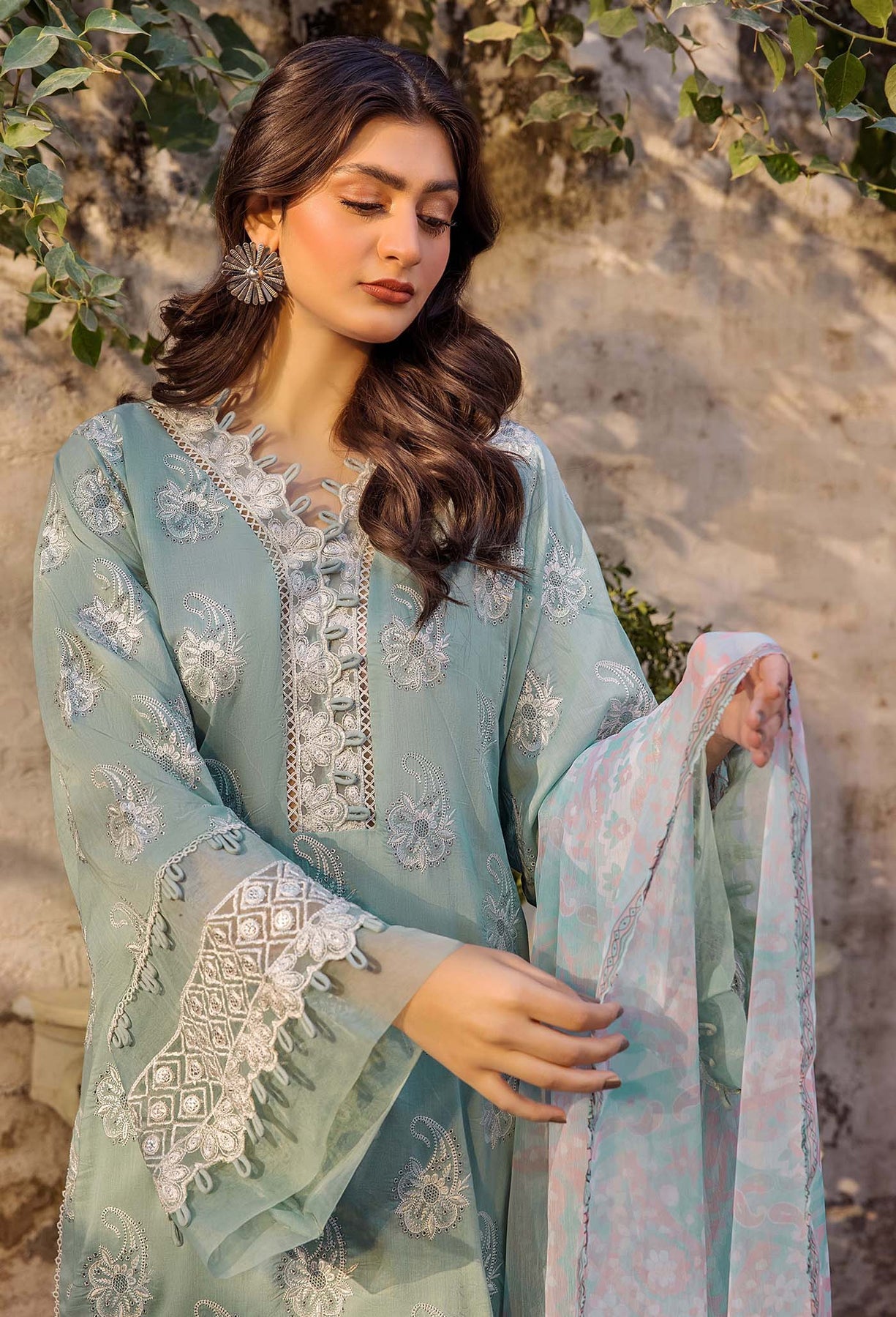 Adans Libas | Inara 25 | CHIKANKARI 4770 - by - Libasekhas UK - Registered Vendor of : Adans Libas - 100% Original Designer Dresss