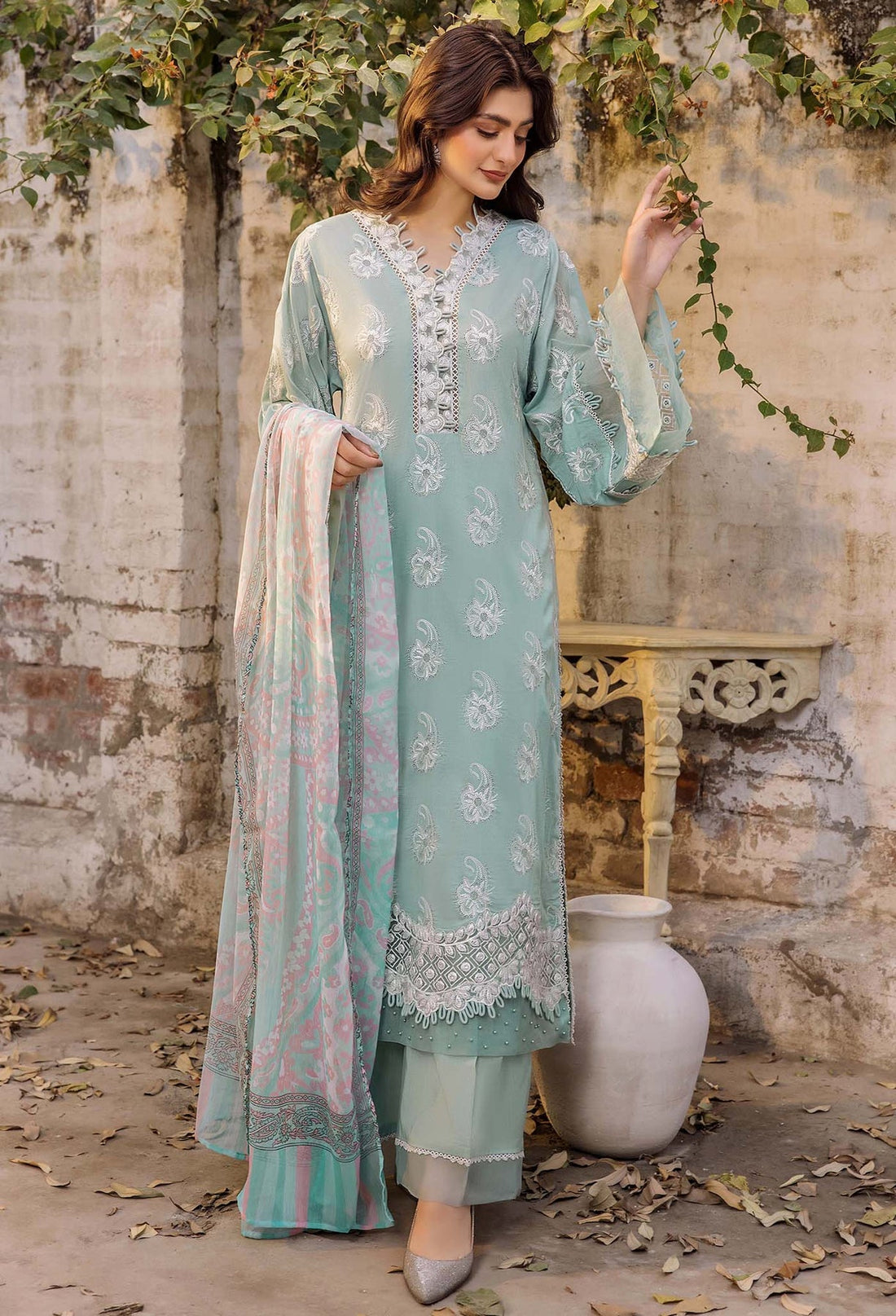 Adans Libas | Inara 25 | CHIKANKARI 4770 - by - Libasekhas UK - Registered Vendor of : Adans Libas - 100% Original Designer Dresss