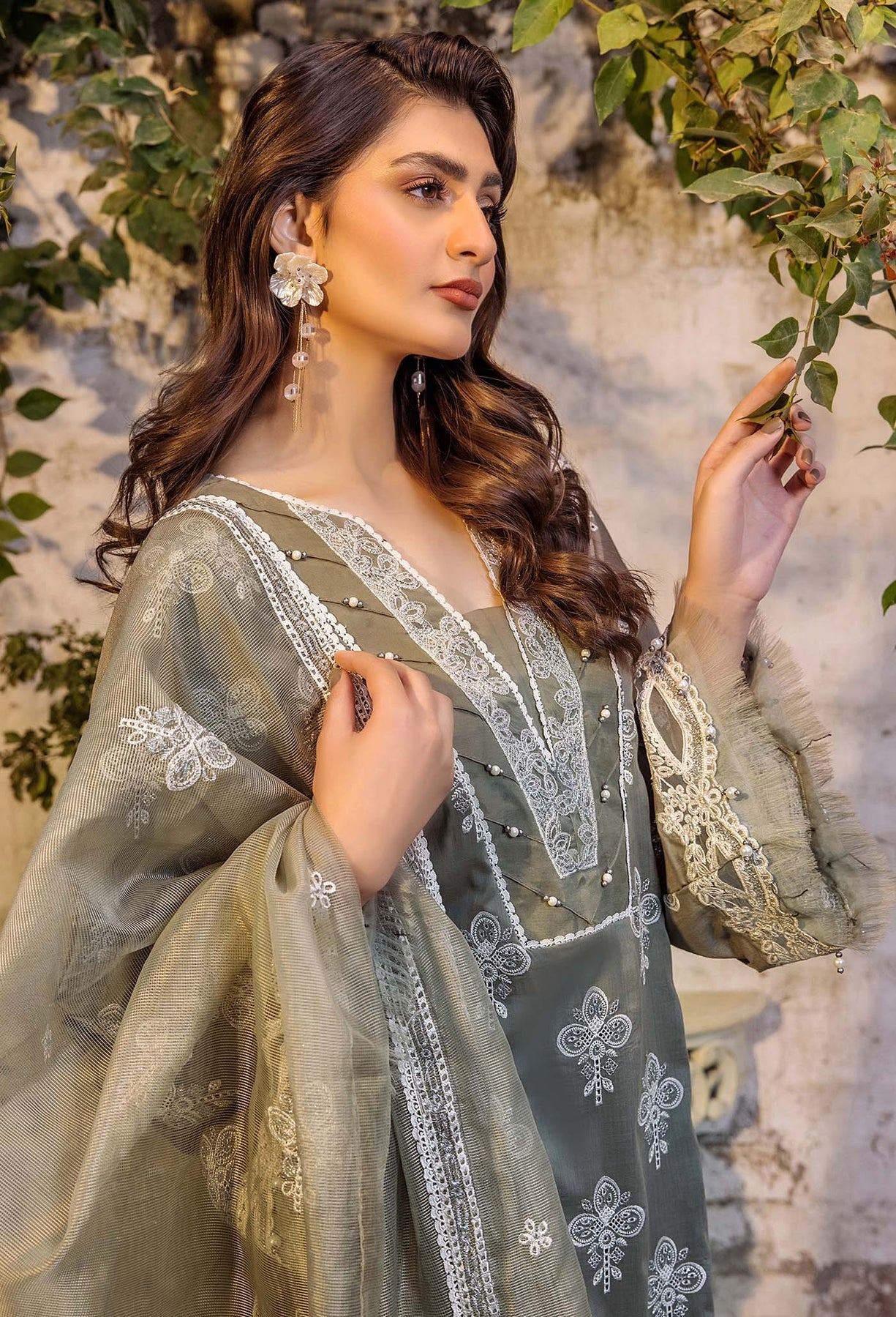Adans Libas | Chikankari 25 | 4772 - by - Libasekhas UK - Registered Vendor of : Adans Libas - 100% Original Designer Dresss