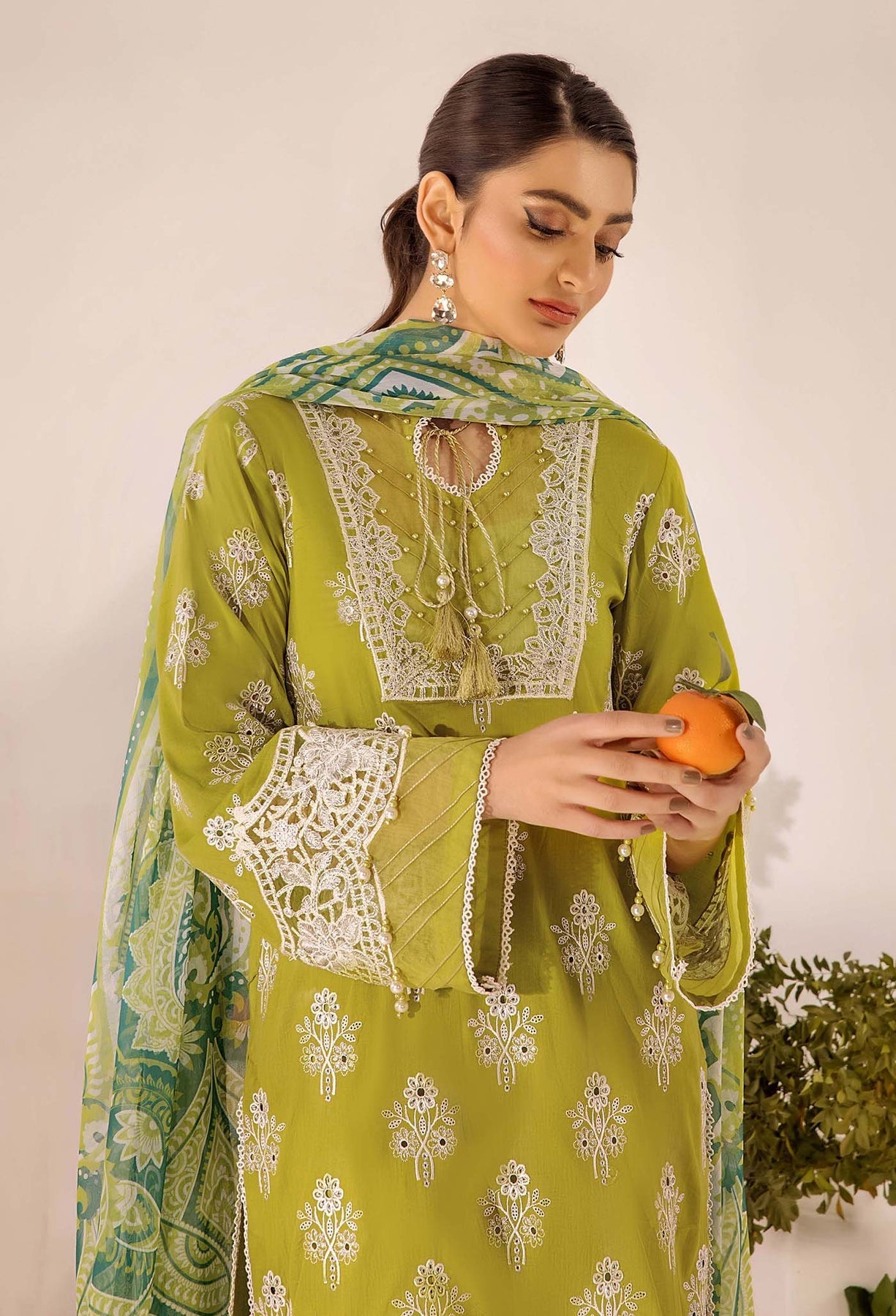 Adans Libas | Inara 25 | CHIKANKARI 4776 - by - Libasekhas UK - Registered Vendor of : Adans Libas - 100% Original Designer Dresss