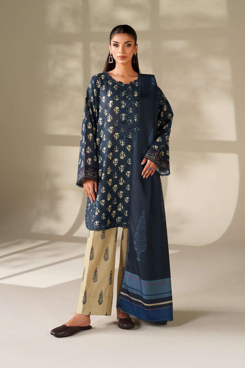 Iznik | Winter Chapter 25 | UE-560 Printed Khaddar - by Libasekhas UK - Registered Vendor of : Iznik - 100% Original Designer Dress