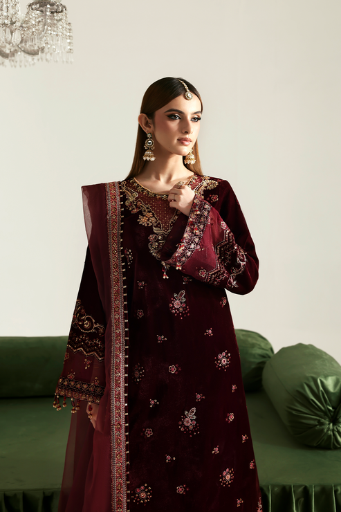 Emaan Adeel | Zarposh Velvet 25 | NADIRA - by Libasekhas UK - Registered Vendor of : Emaan Adeel - 100% Original Designer Dress