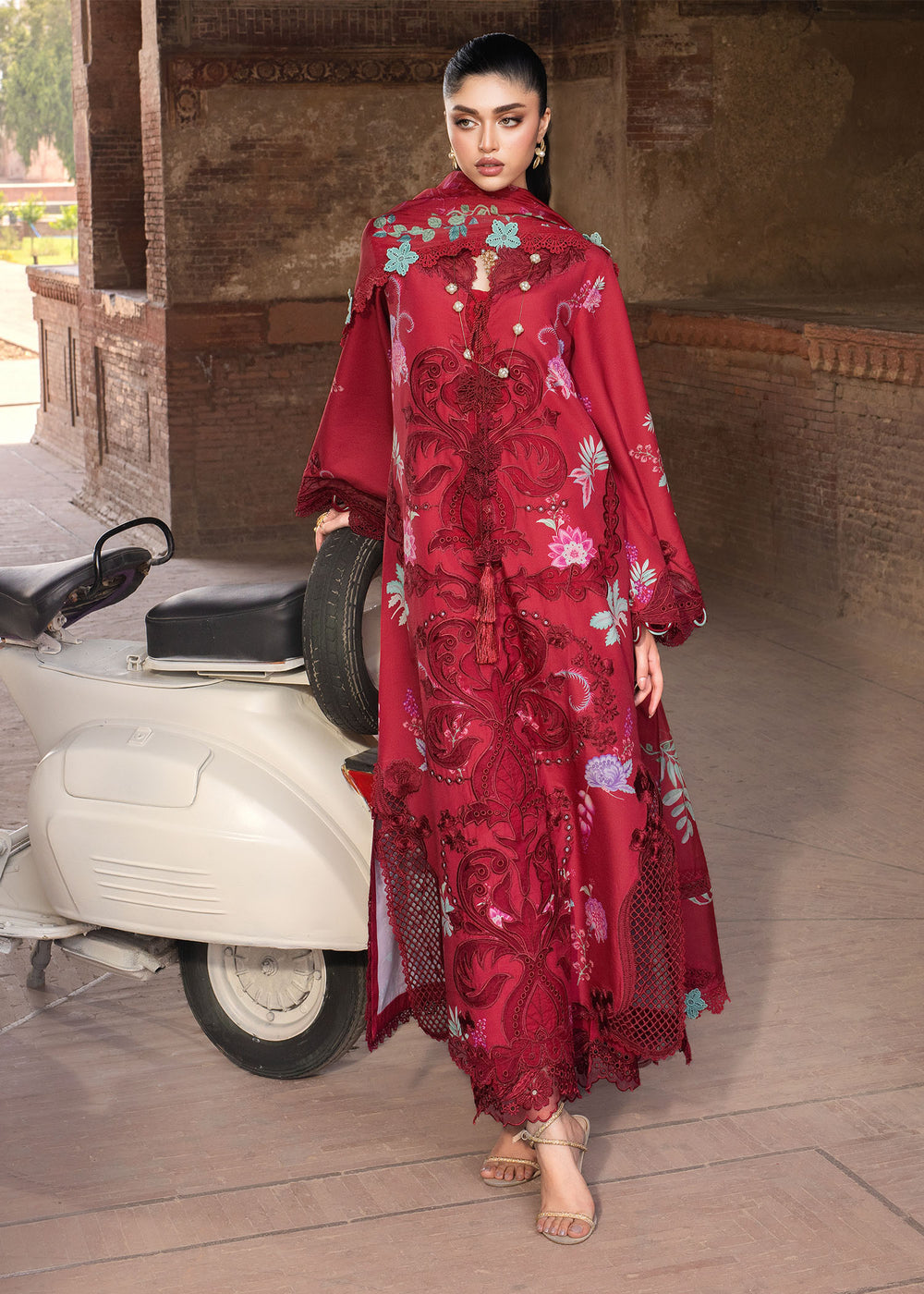 Saira Shakira | Bloom Lawn | ZELIE 1A - by Libasekhas - Registered Vendor of : Saira Rizwan - 100% Original Designer Dress