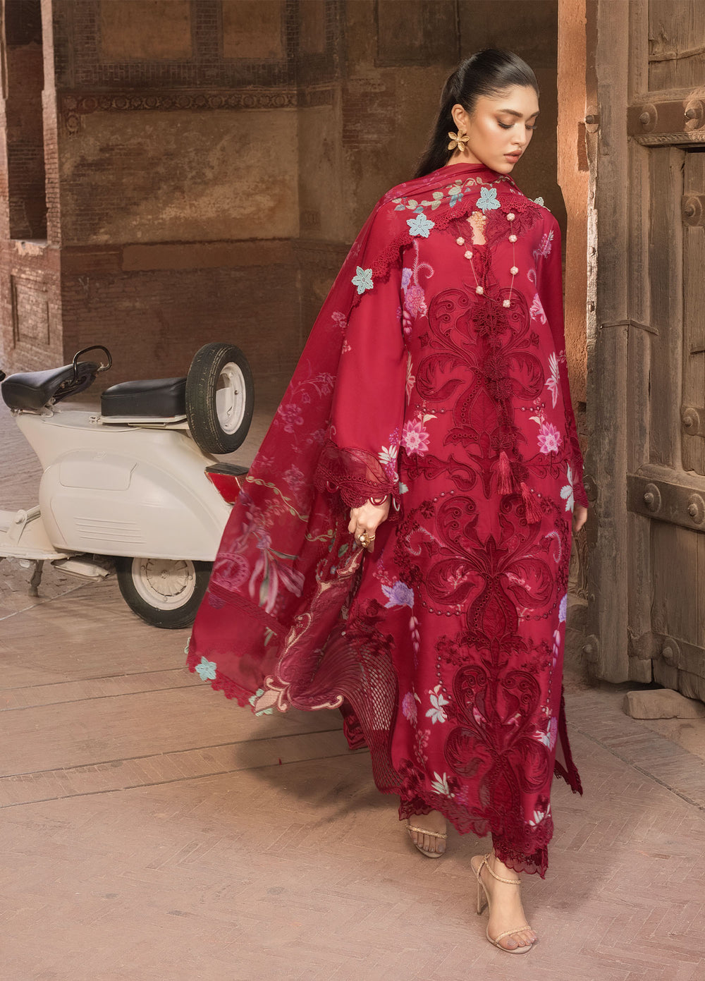 Saira Shakira | Bloom Lawn | ZELIE 1A - by Libasekhas - Registered Vendor of : Saira Rizwan - 100% Original Designer Dress